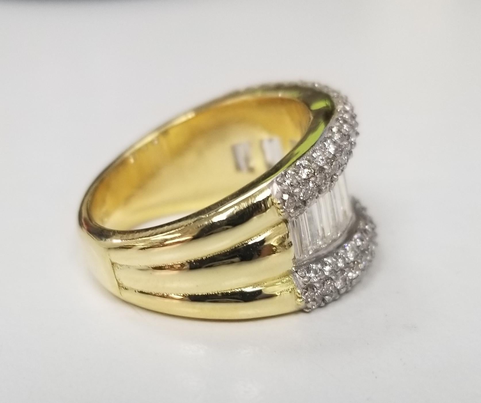 18 Karat Gelbgold Diamant Baguette und runder Ehering (Zeitgenössisch)