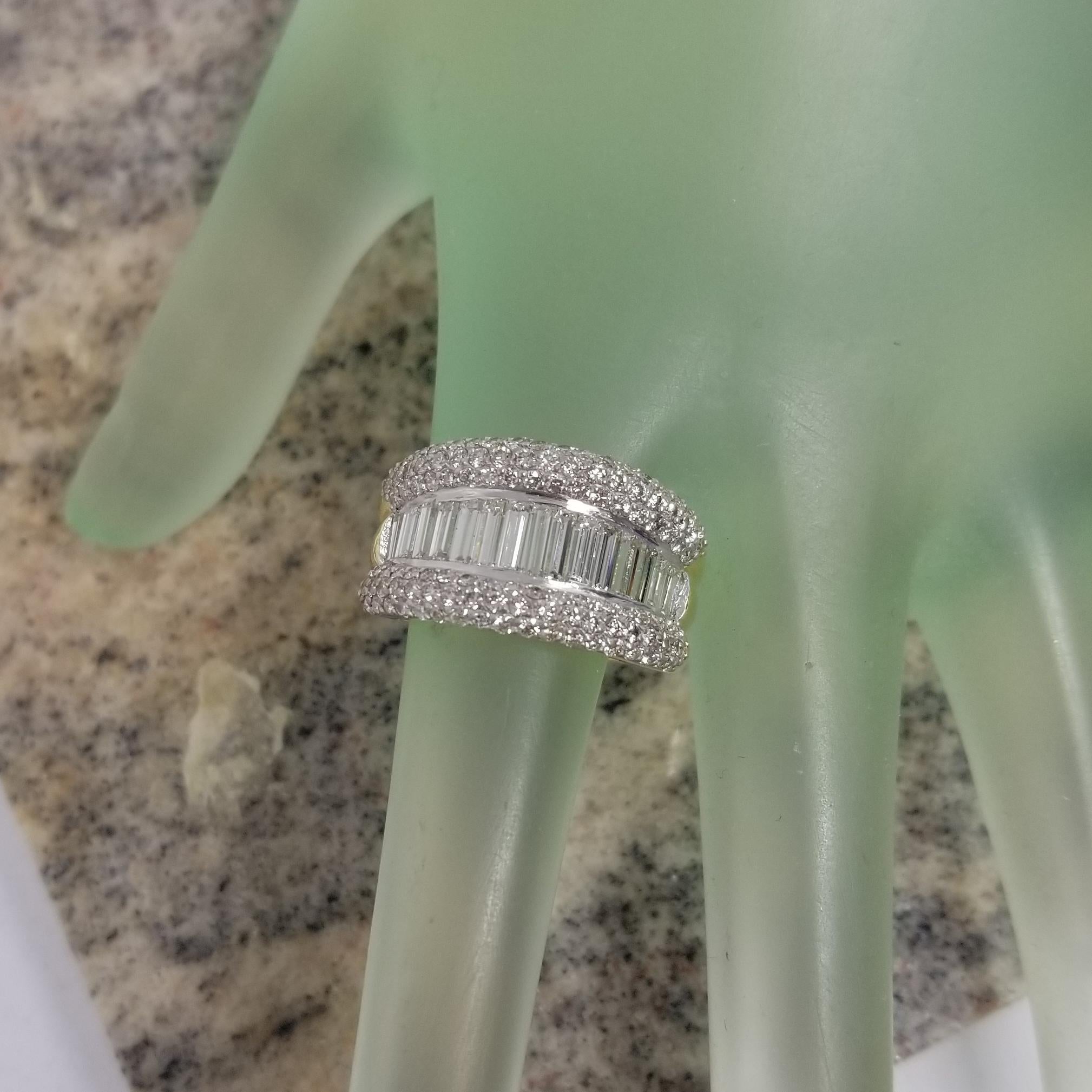 18 Karat Gelbgold Diamant Baguette und runder Ehering für Damen oder Herren