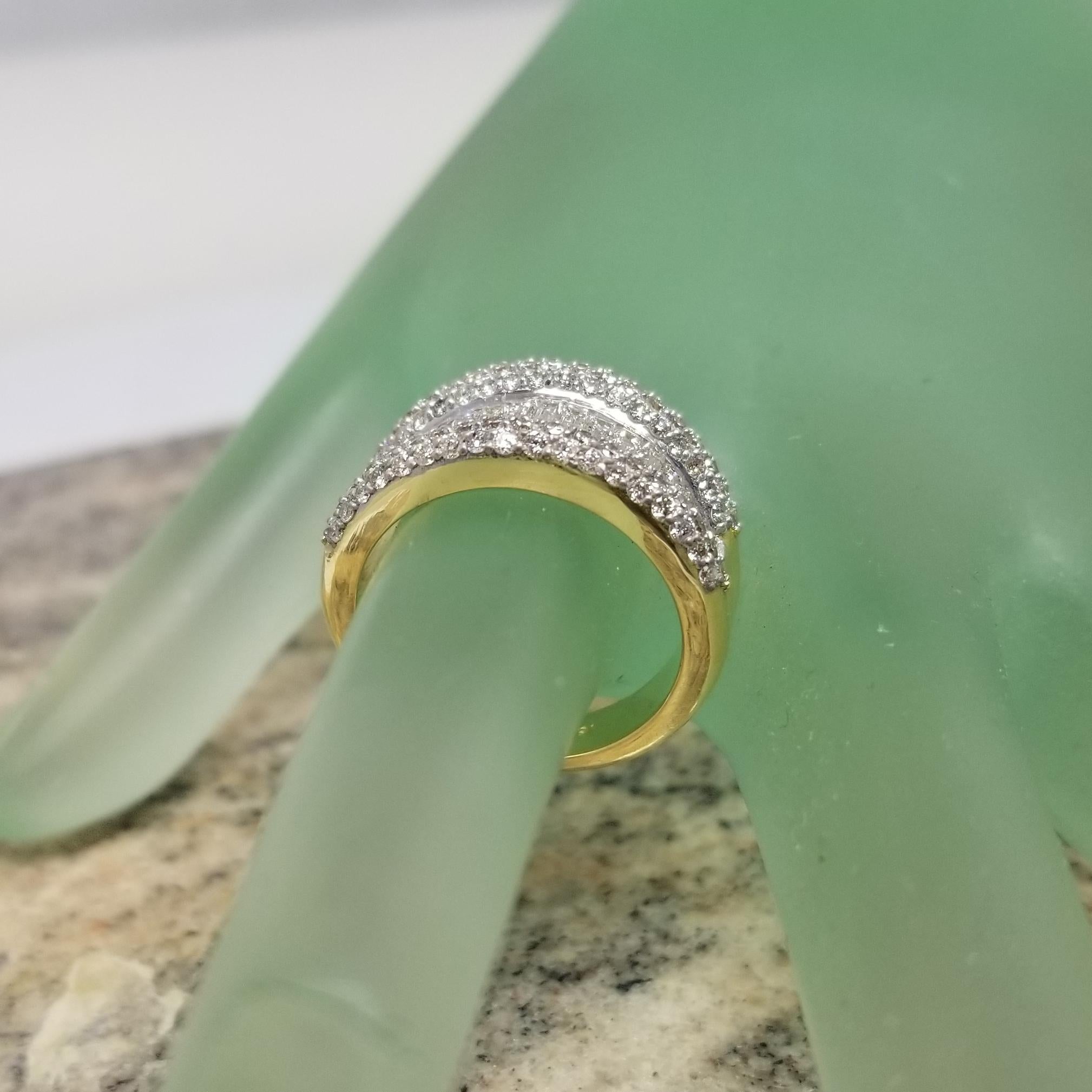 18 Karat Gelbgold Diamant Baguette und runder Ehering 1