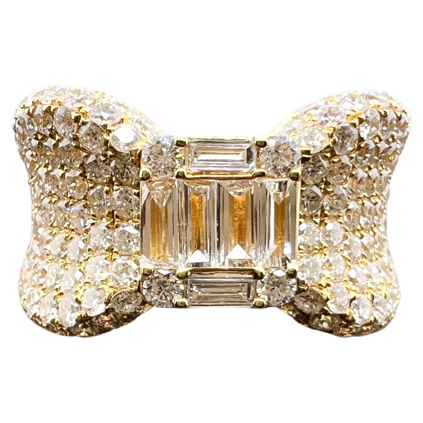 Bague cocktail en or jaune 18 carats avec diamants baguettes et diamants ronds brillants