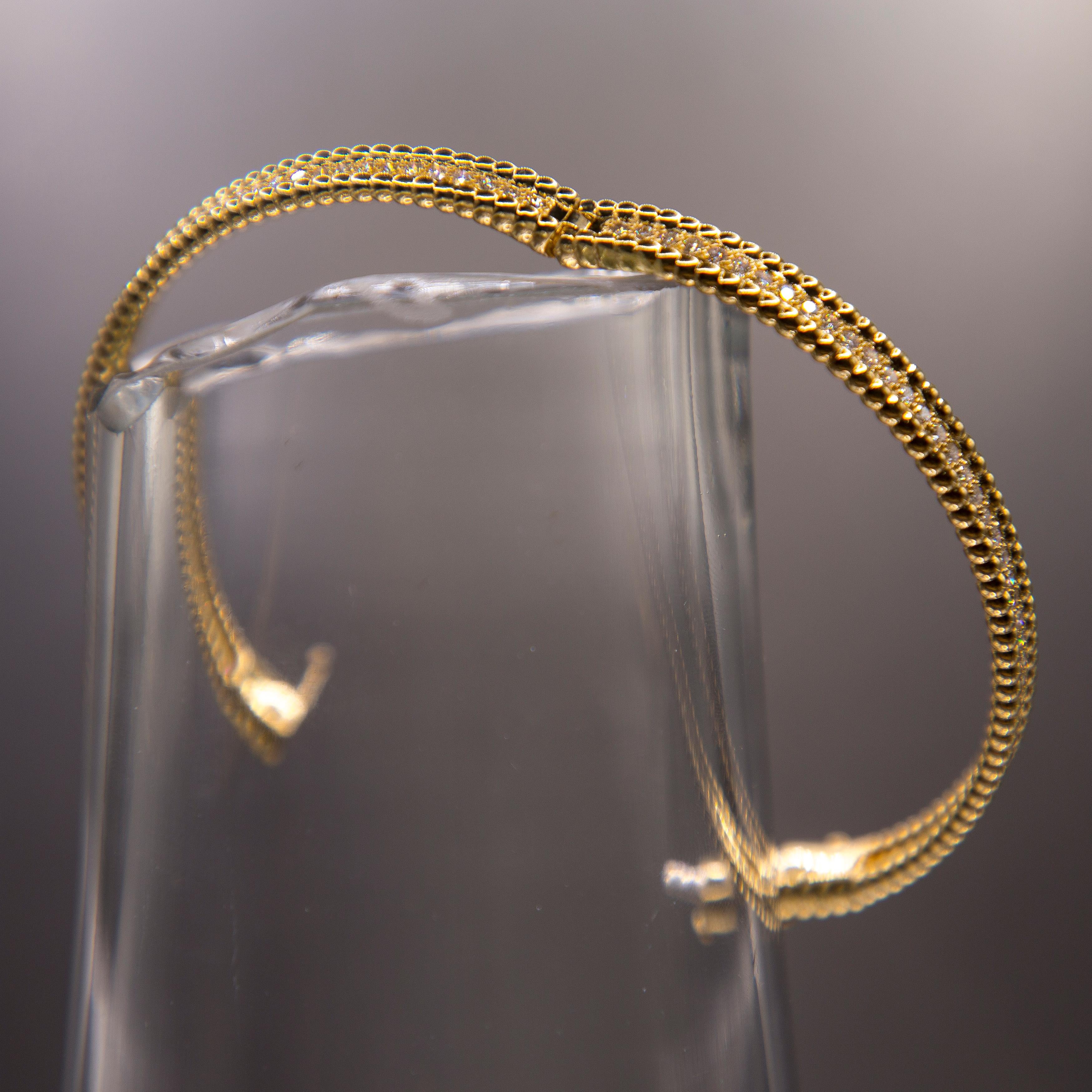 18k Gelbgold Diamant-Armreif im Zustand „Neu“ im Angebot in Birmingham, MI