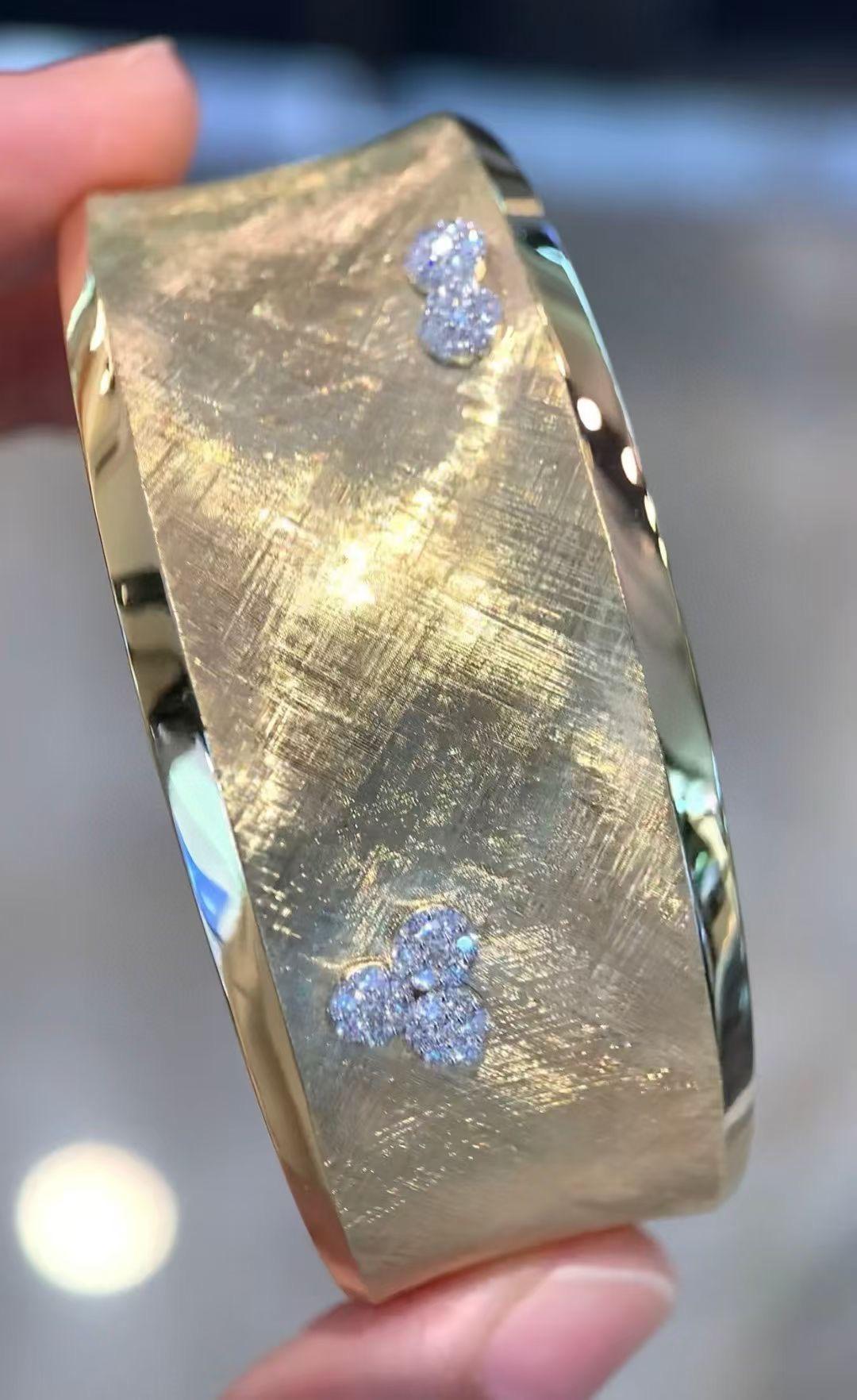 18K Gelbgold Diamant-Armreif im Angebot 1
