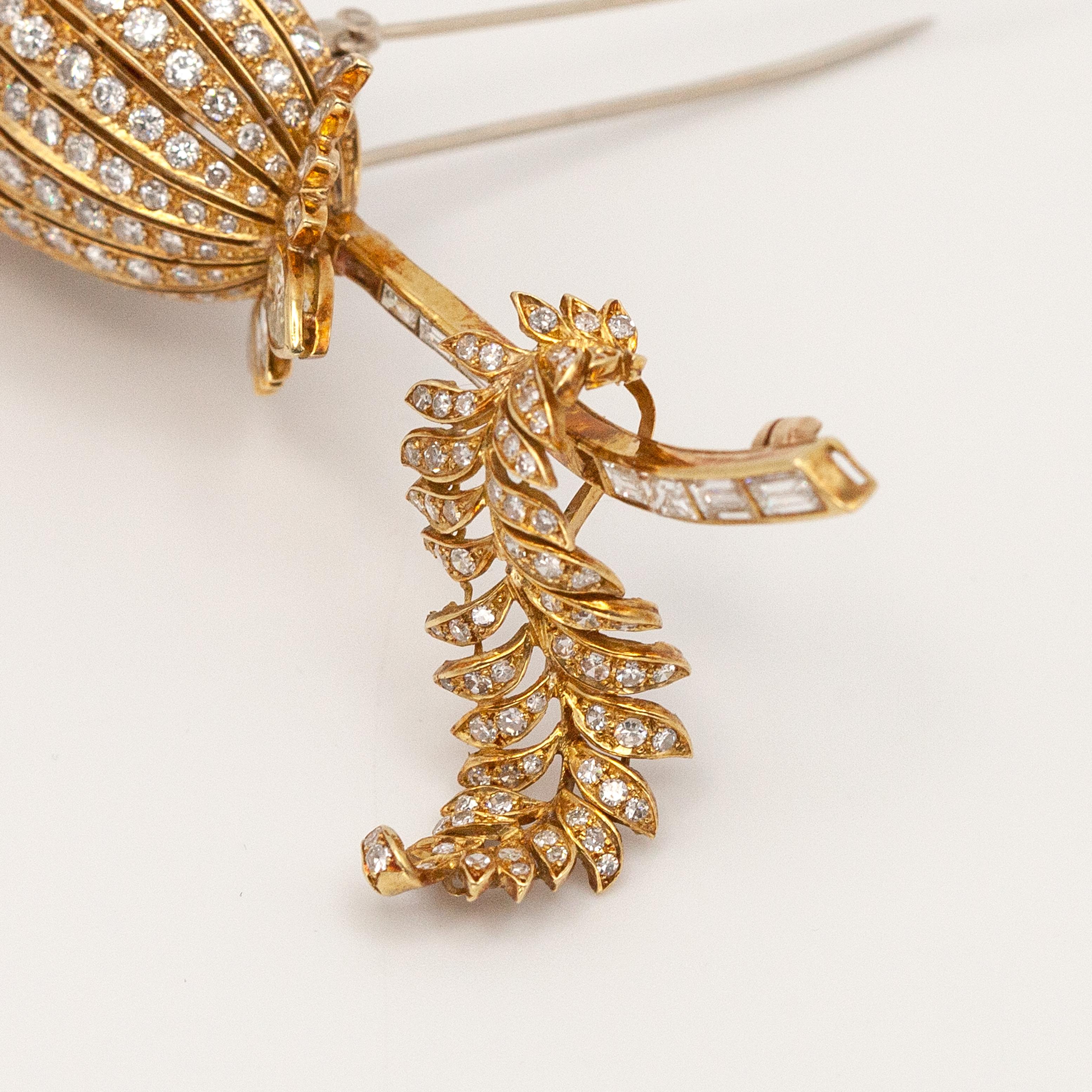 1960s 18K Yellow Gold Diamond Baroque Pearl Flower Fur Clip Brooch For Sale 3