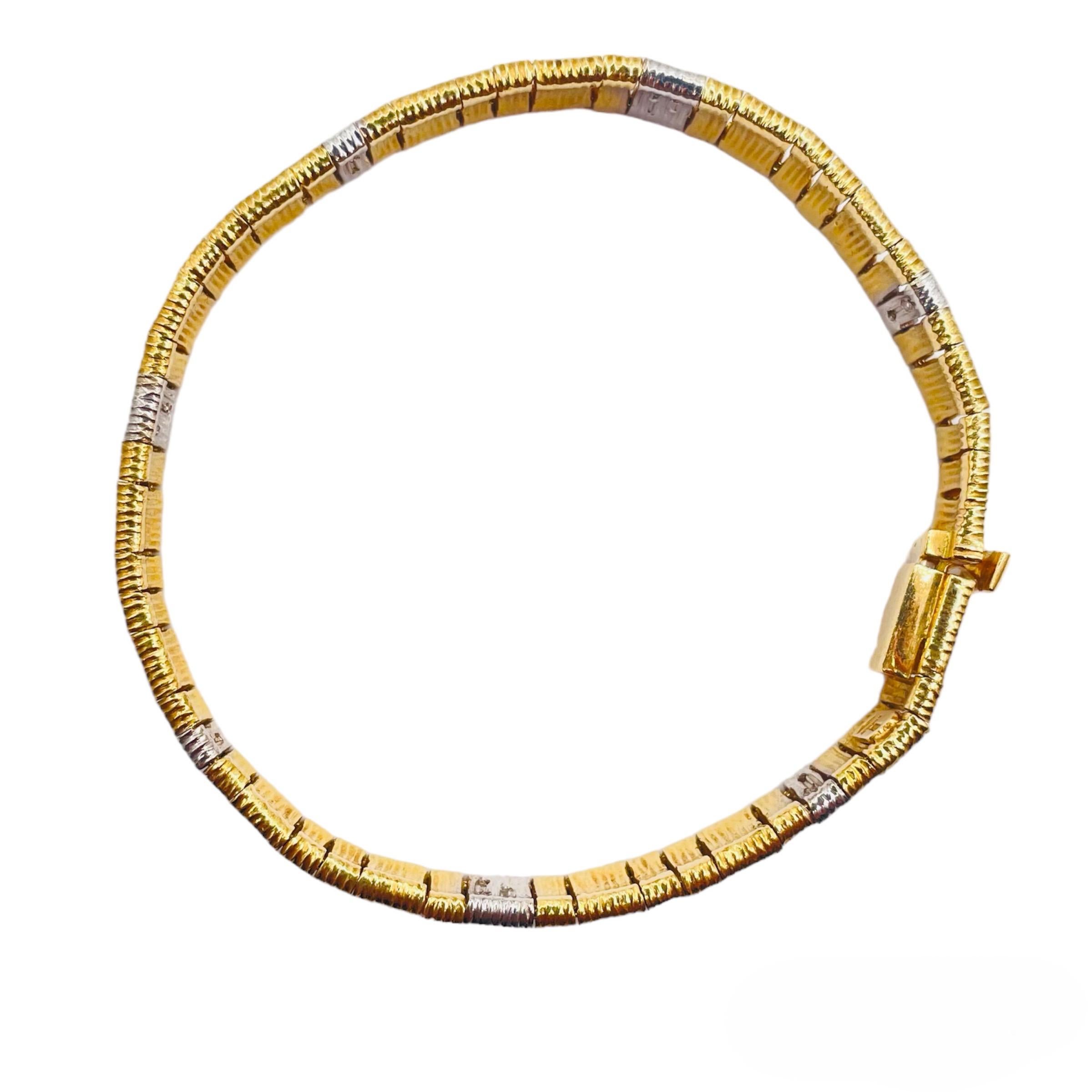 18k Yellow Gold Diamond Bracelet In Good Condition For Sale In New York, NY