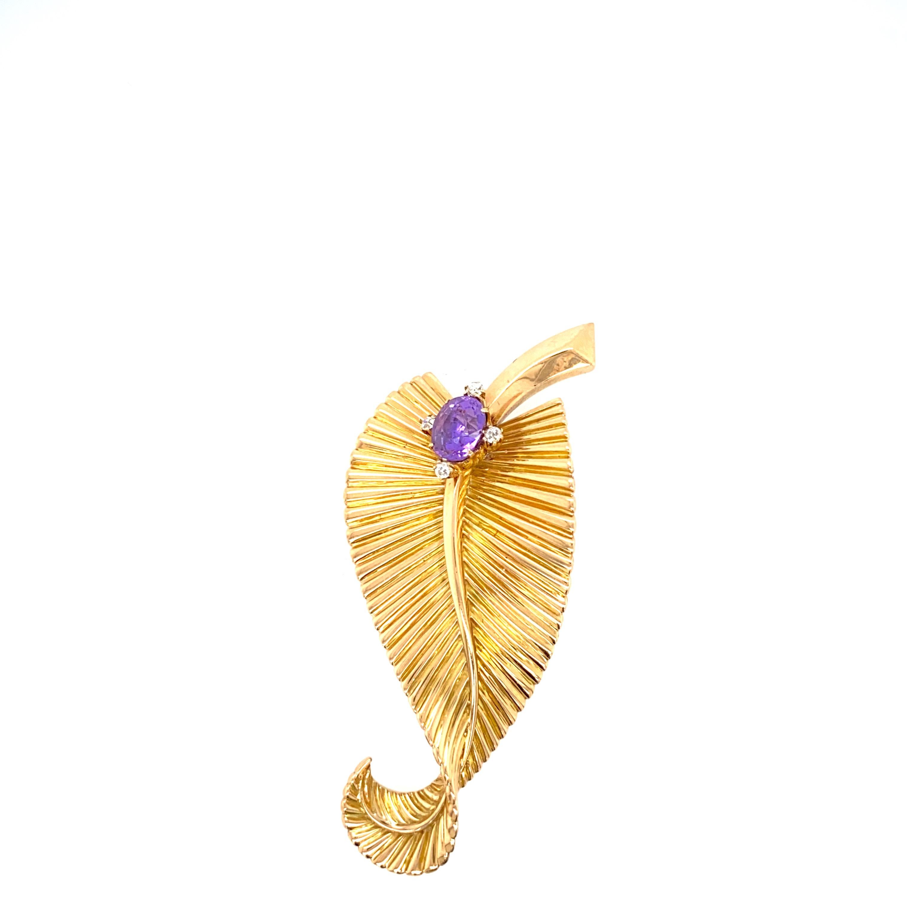 Women's 18 Karat Yellow Gold Diamond Brooch For Sale