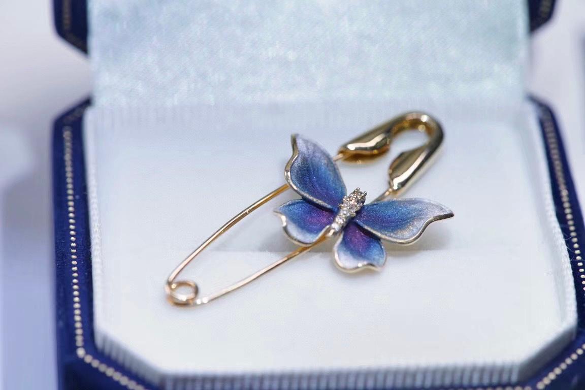18K Yellow Gold Diamond Butterfly Paper Clip Brooch Pin For Sale 1