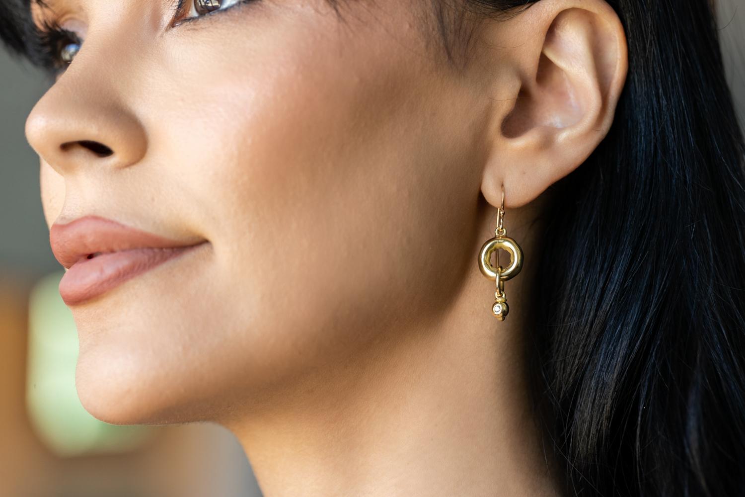 Taglio brillante Orecchini Cleopatra in oro giallo 18K con diamanti di Misani in vendita