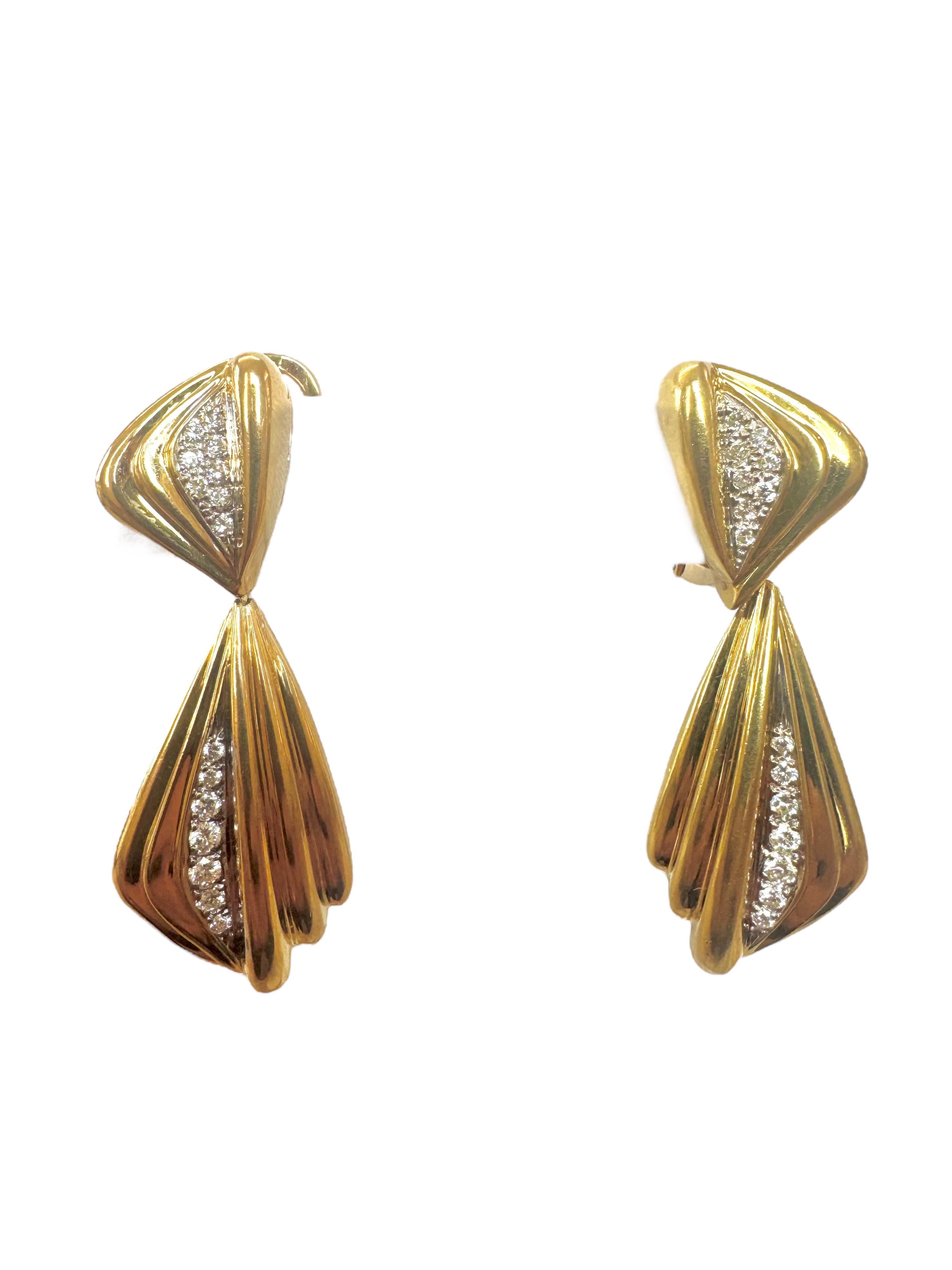 Taglio brillante Orecchini a goccia con diamanti in oro giallo 18K in vendita