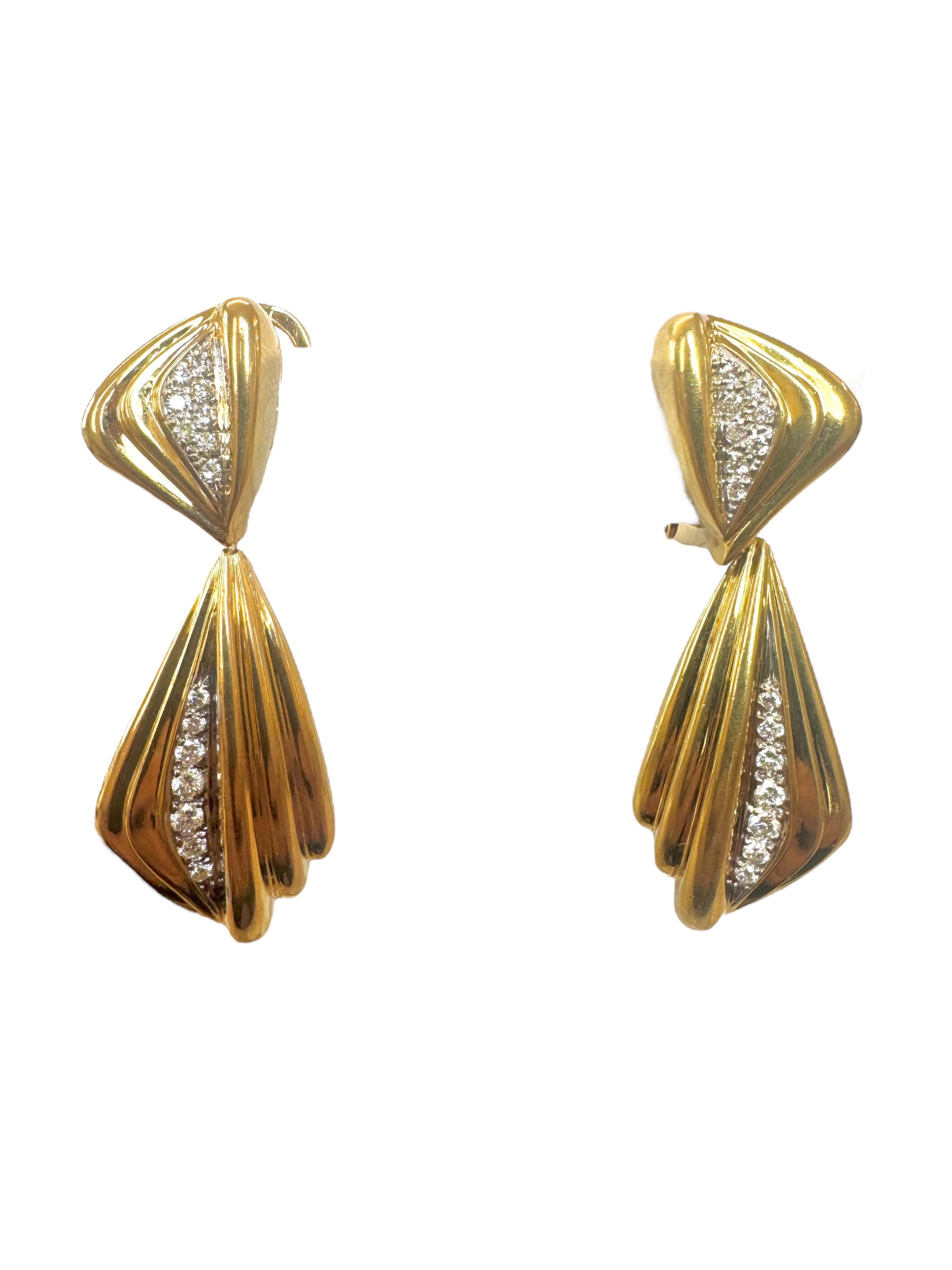 Orecchini a goccia con diamanti in oro giallo 18K In condizioni ottime in vendita a Great Neck Plaza, NY