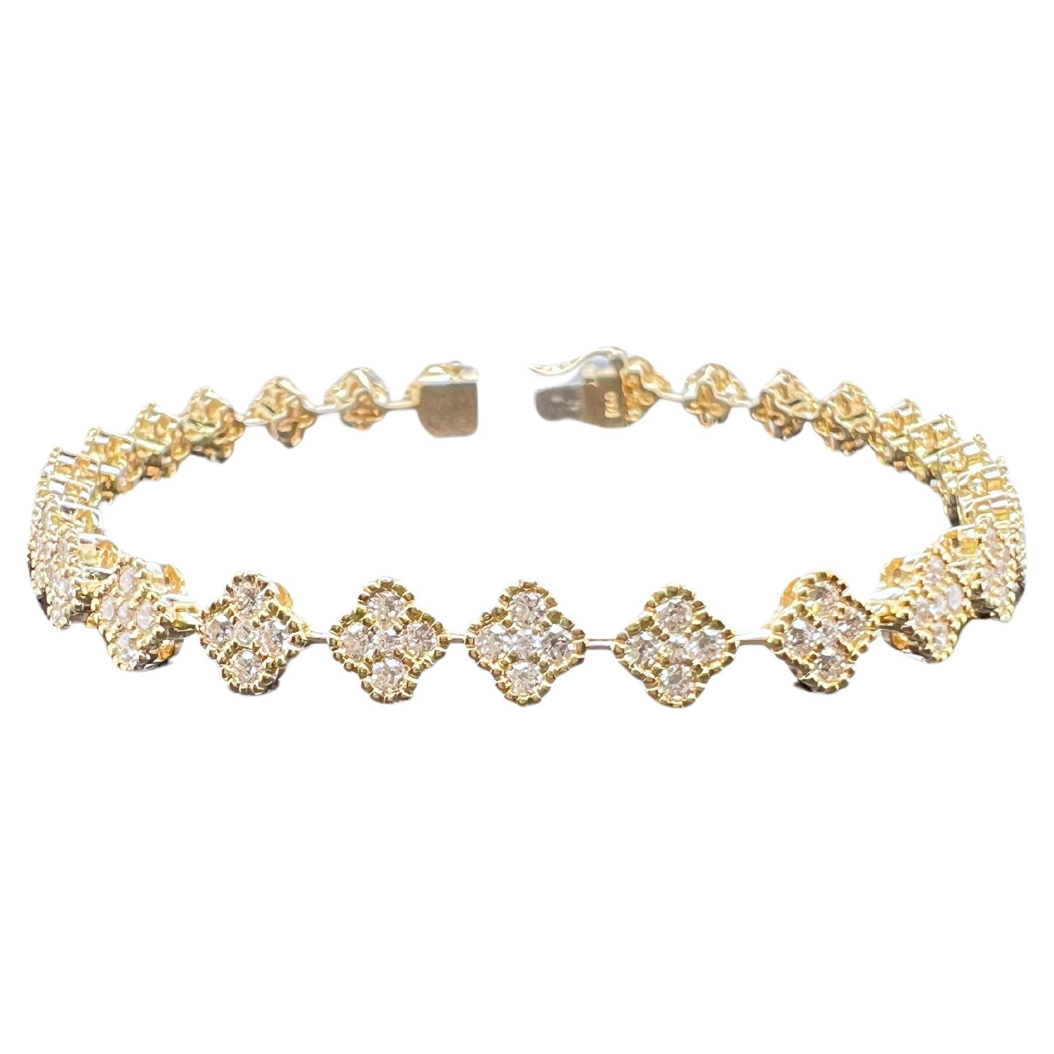 18k Yellow Gold Diamond Clover Style Tennis Bracelet For Sale