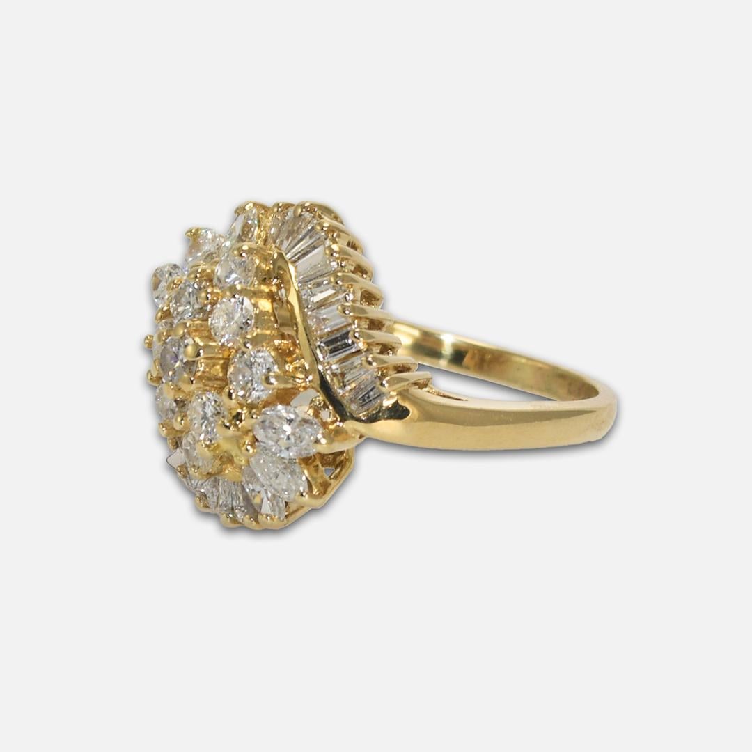 18K Yellow Gold Diamond Cluster Ring 1.50ct For Sale 1