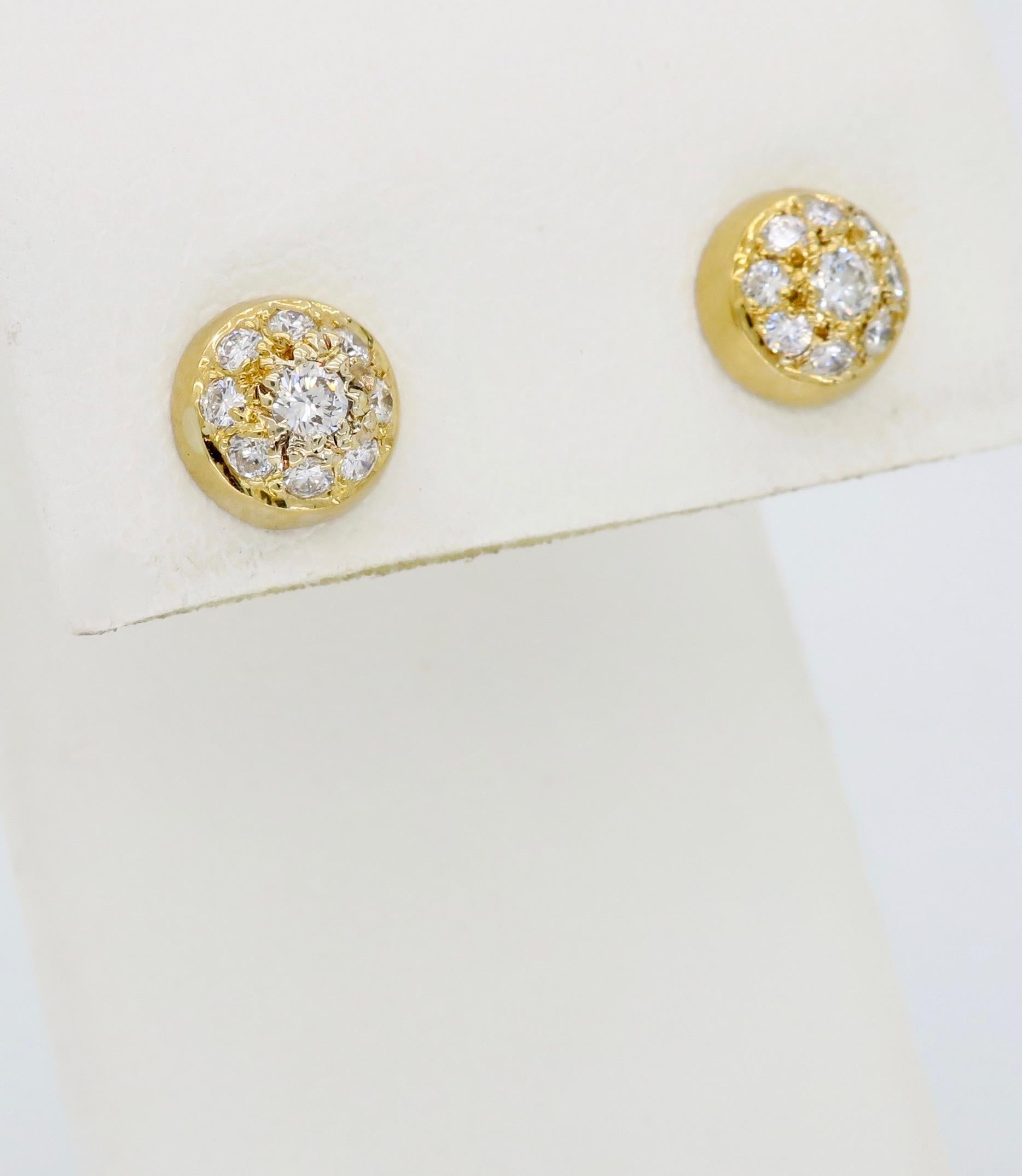 18 Karat Yellow Gold Diamond Cluster Studs Earrings In New Condition For Sale In Webster, NY
