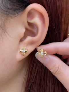 18K Yellow Gold Diamond Cross Flower Stud Earrings 0.20ct