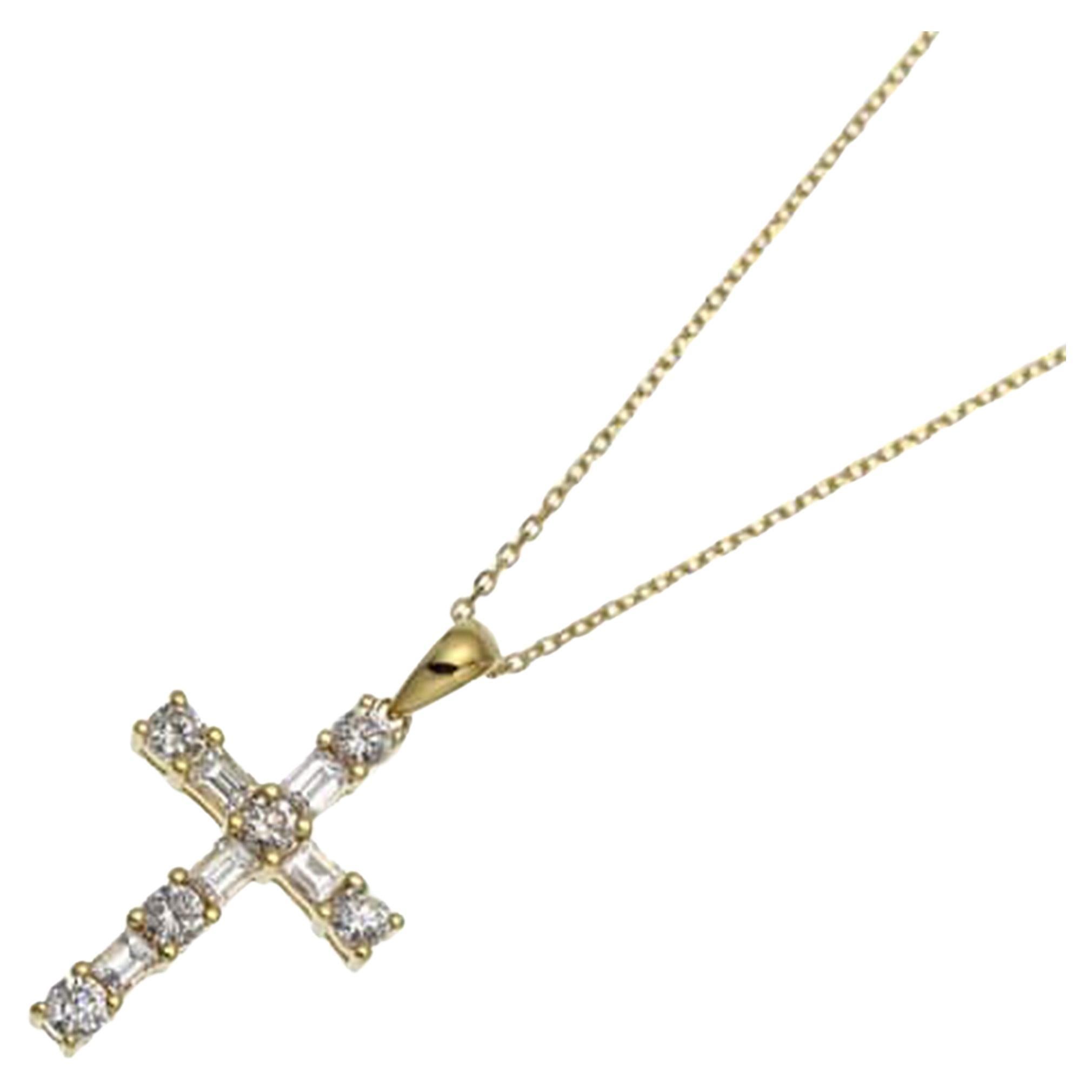 Collier pendentif croix en or jaune 18 carats et diamants  0.36ct  19.3mm x 10.7mm en vente