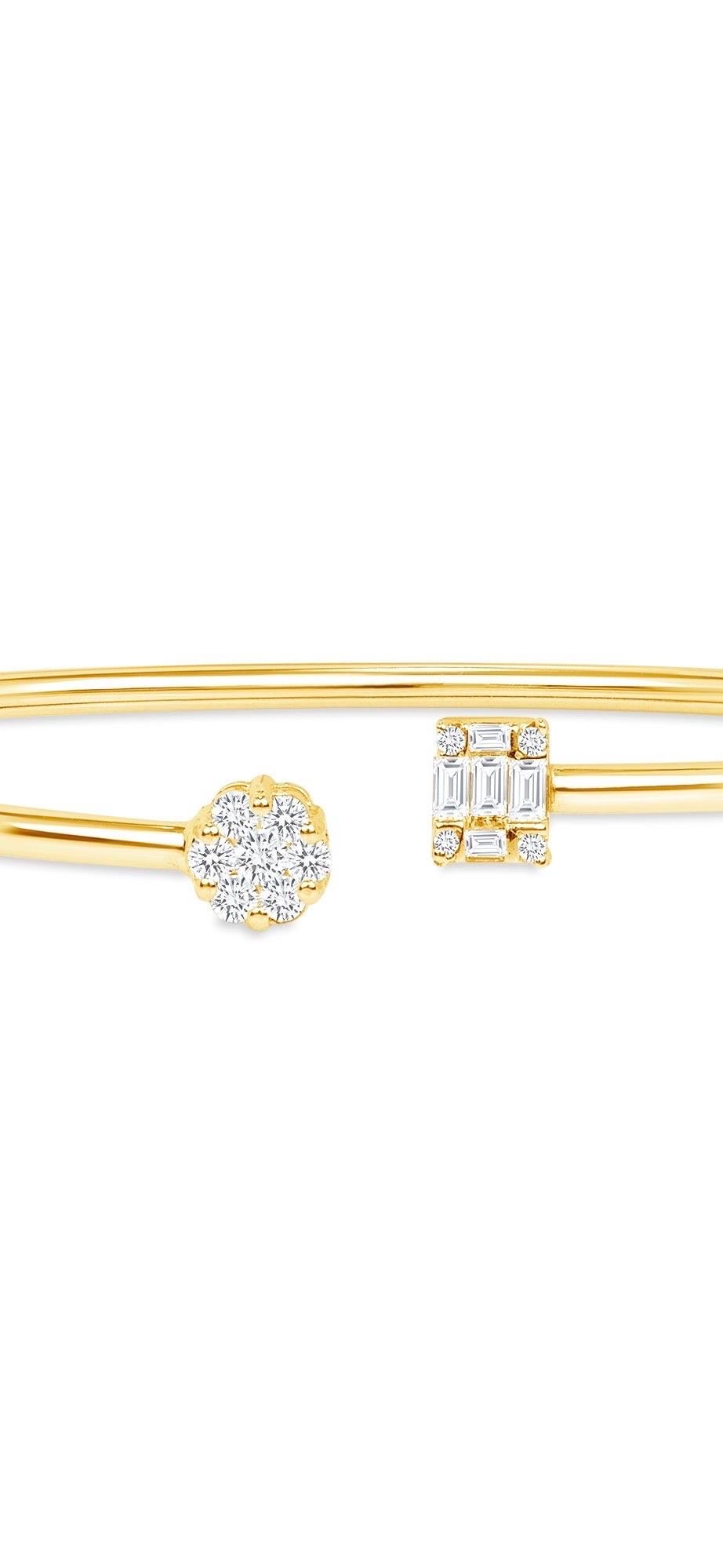 Moderne Bracelet manchette ajouré en or jaune 18 carats avec diamants 0,50 carat en vente
