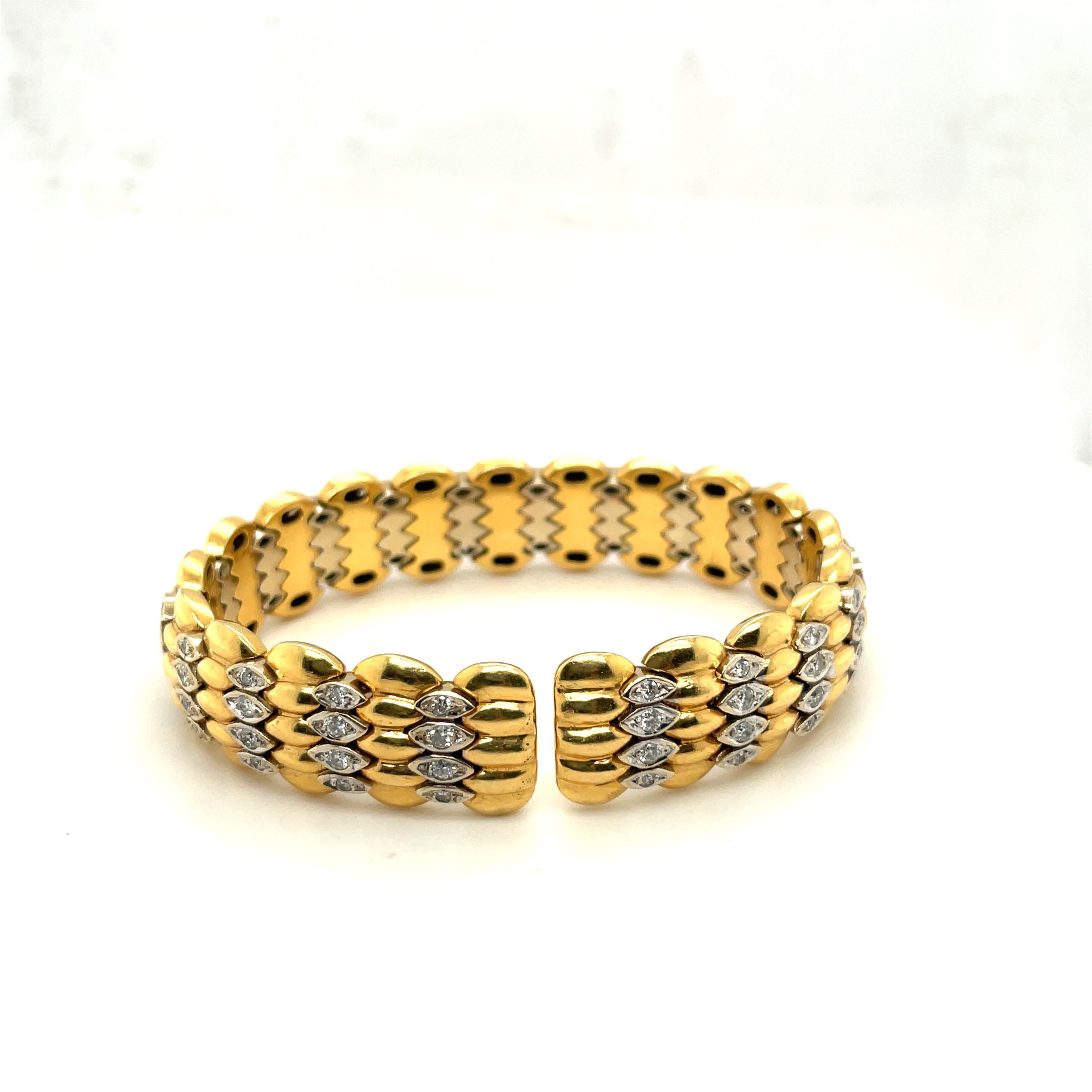 18K Yellow Gold Diamond Cuff Bangle Bracelet In Excellent Condition For Sale In New York, NY