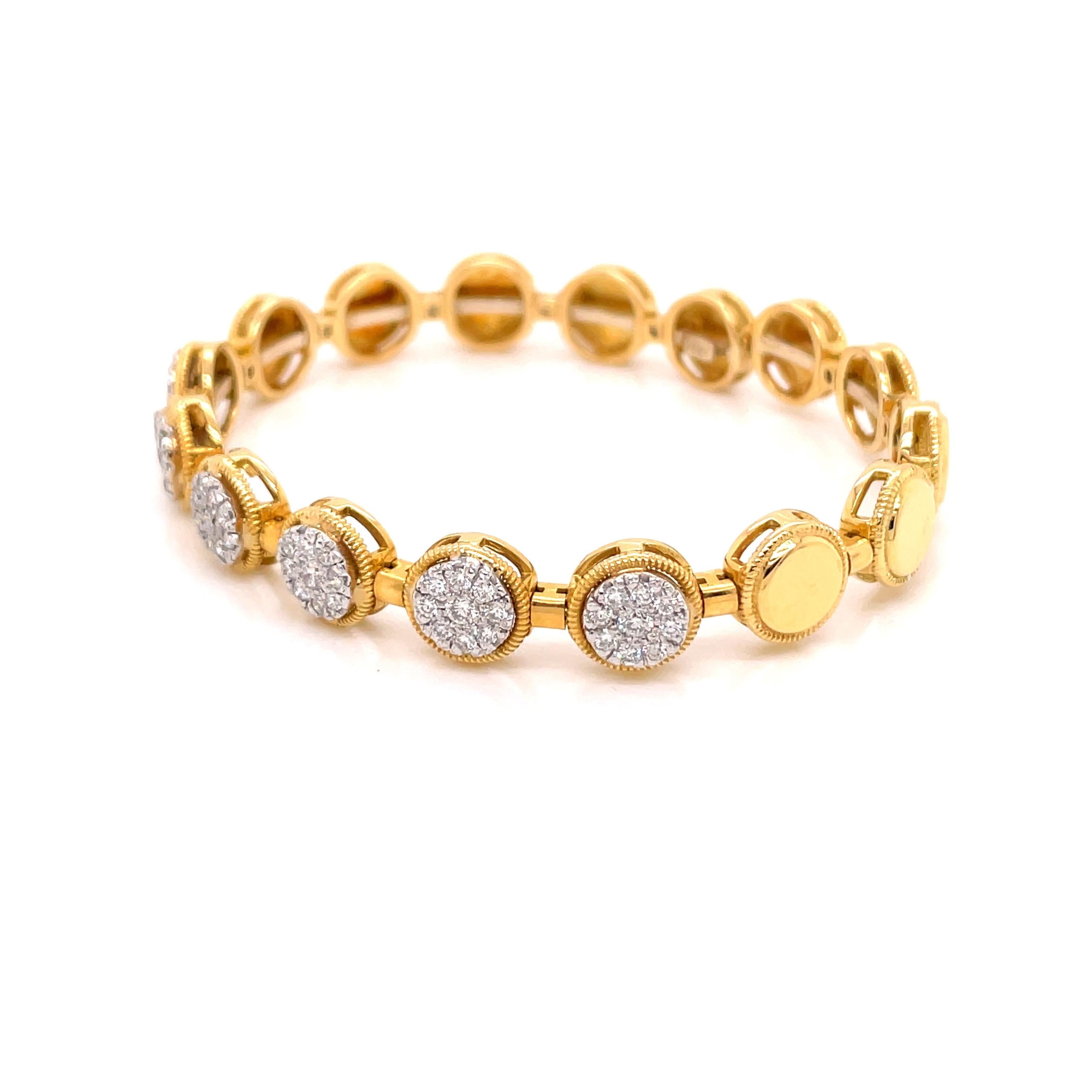 Round Cut 18K Yellow Gold Diamond Cuff Bracelet 1.00ct For Sale