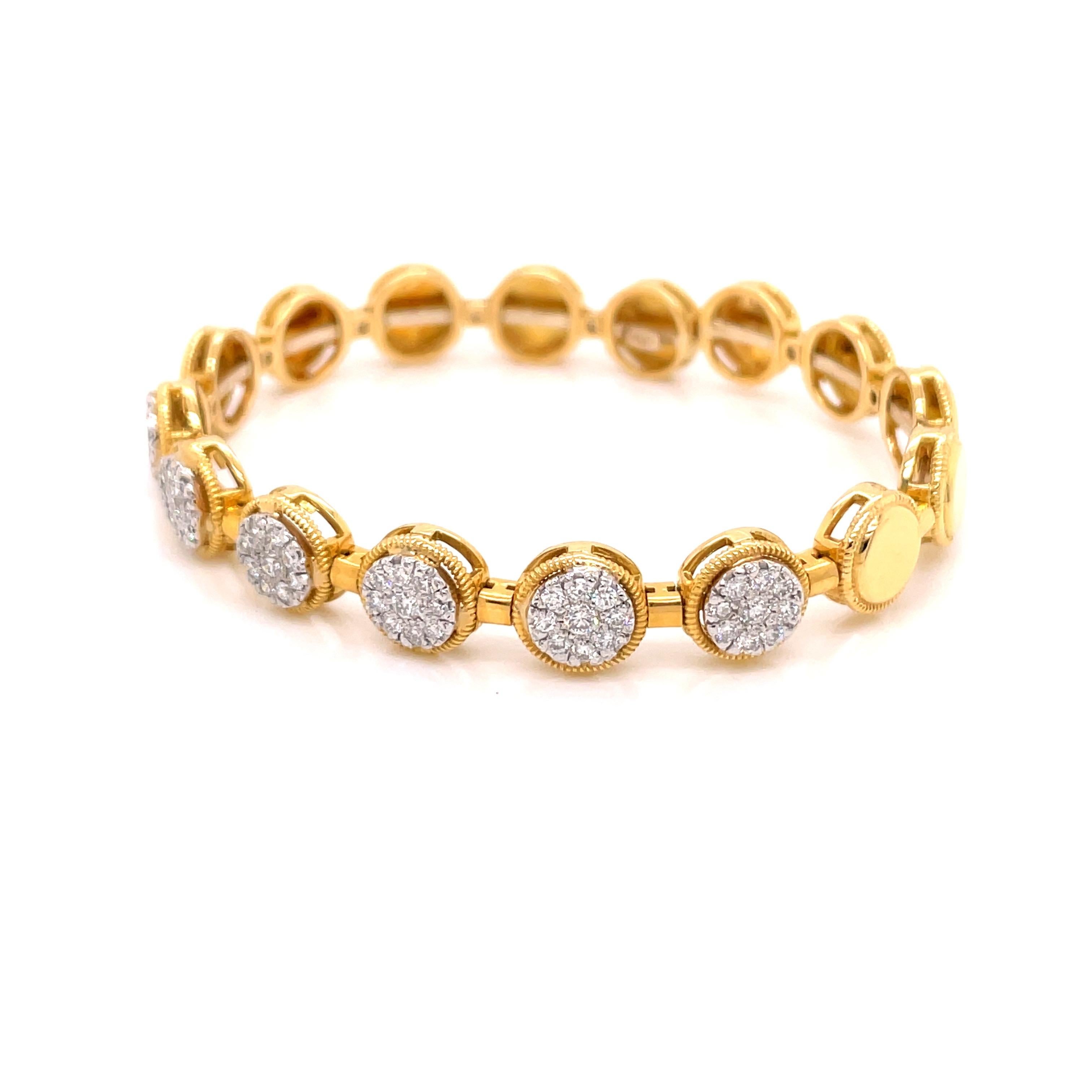 18K Yellow Gold Diamond Cuff Bracelet 1.00ct In New Condition For Sale In Boston, MA