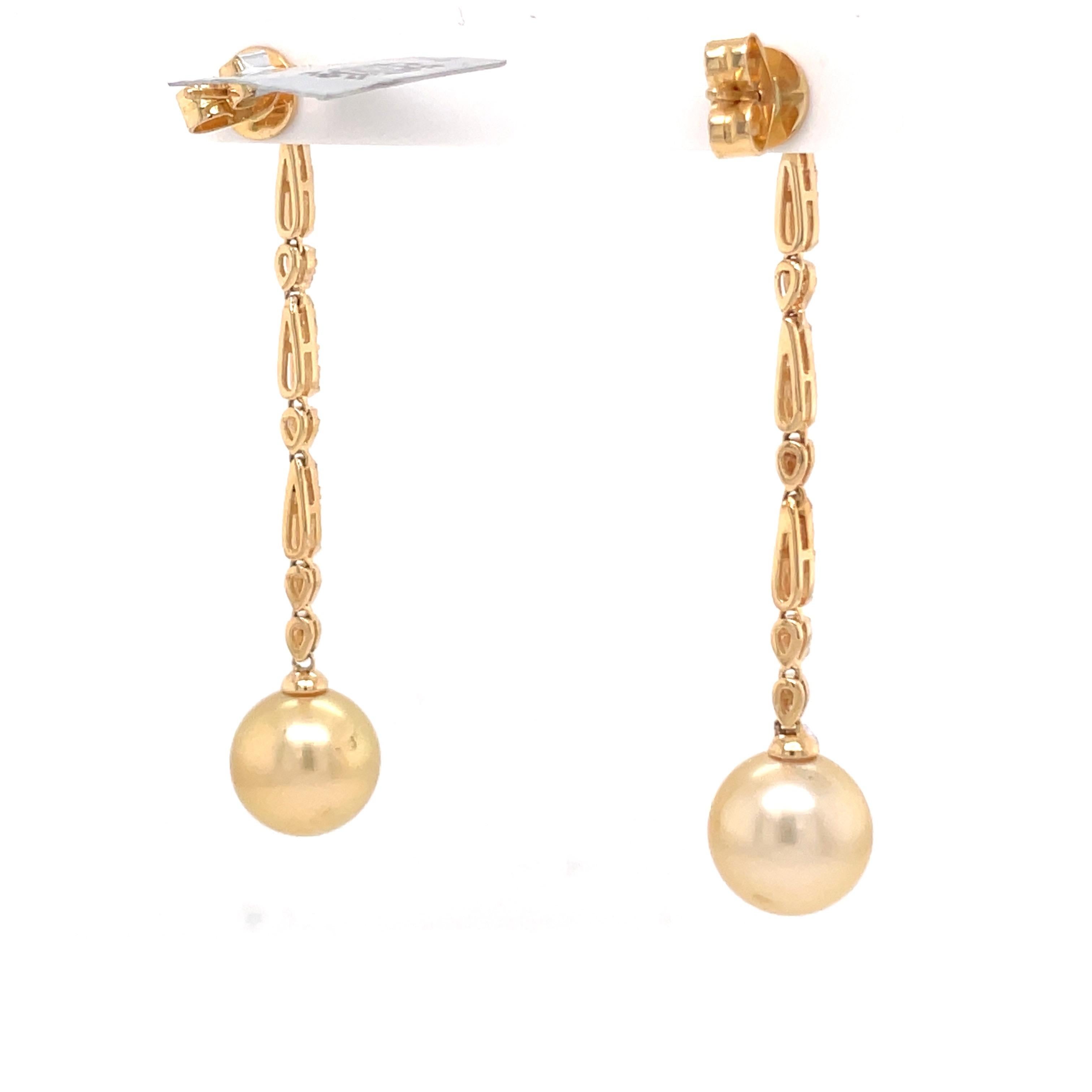 18 Karat Gelbgold Diamant-Ohrringe und goldene Perlen im Angebot 1