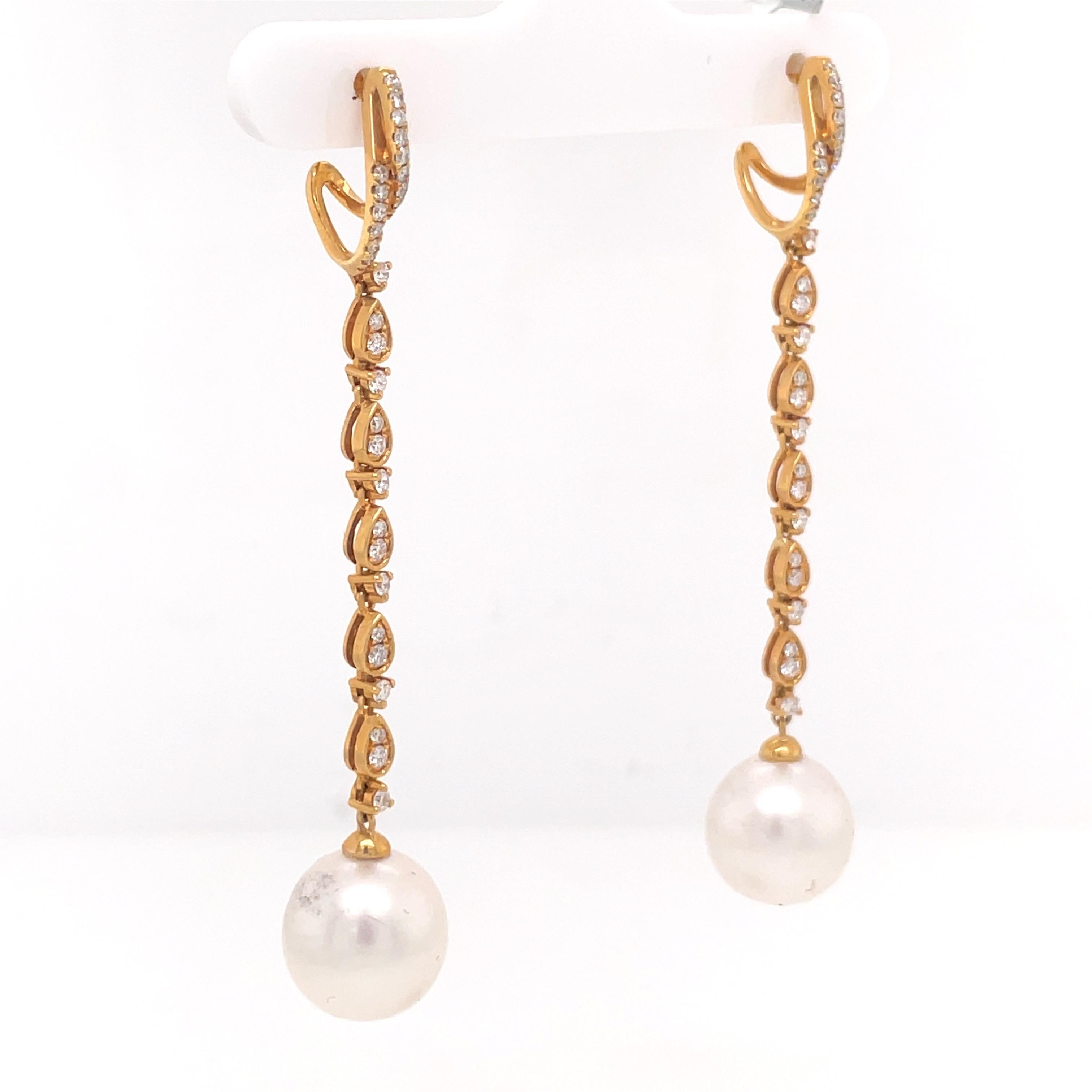 Women's 18k Yellow Gold Diamond Dangle Earrings and South Sea Pearl For Sale