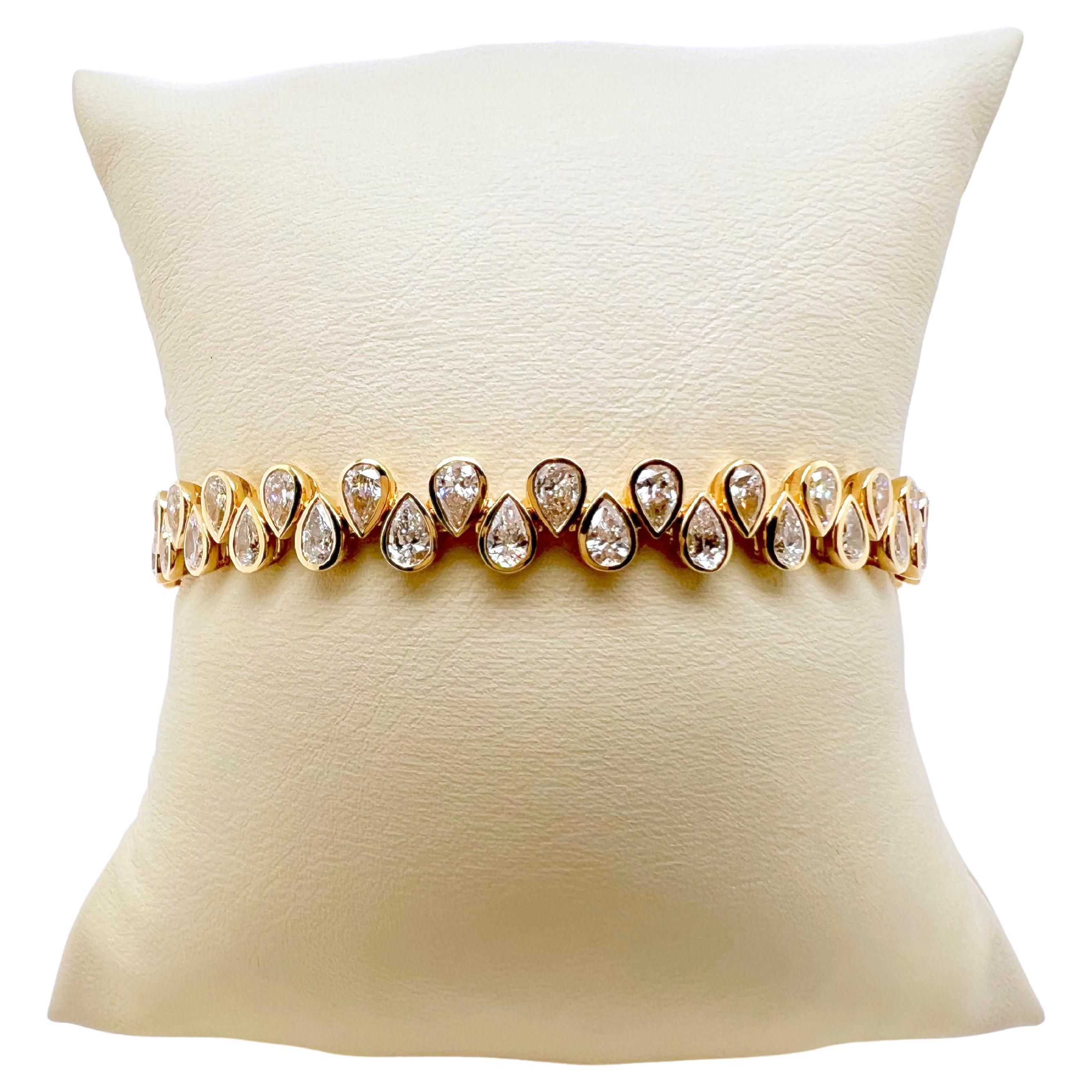 18k Yellow Gold Diamond Double Pear Shape Tennis Bracelet For Sale 1