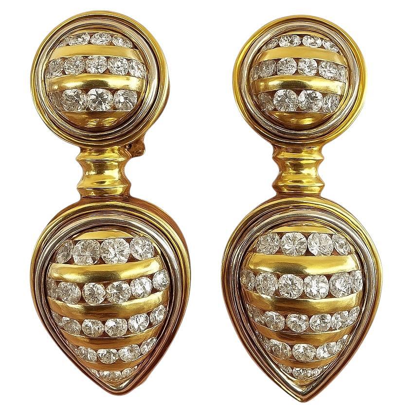 Orecchini a goccia in oro giallo 18K e diamanti