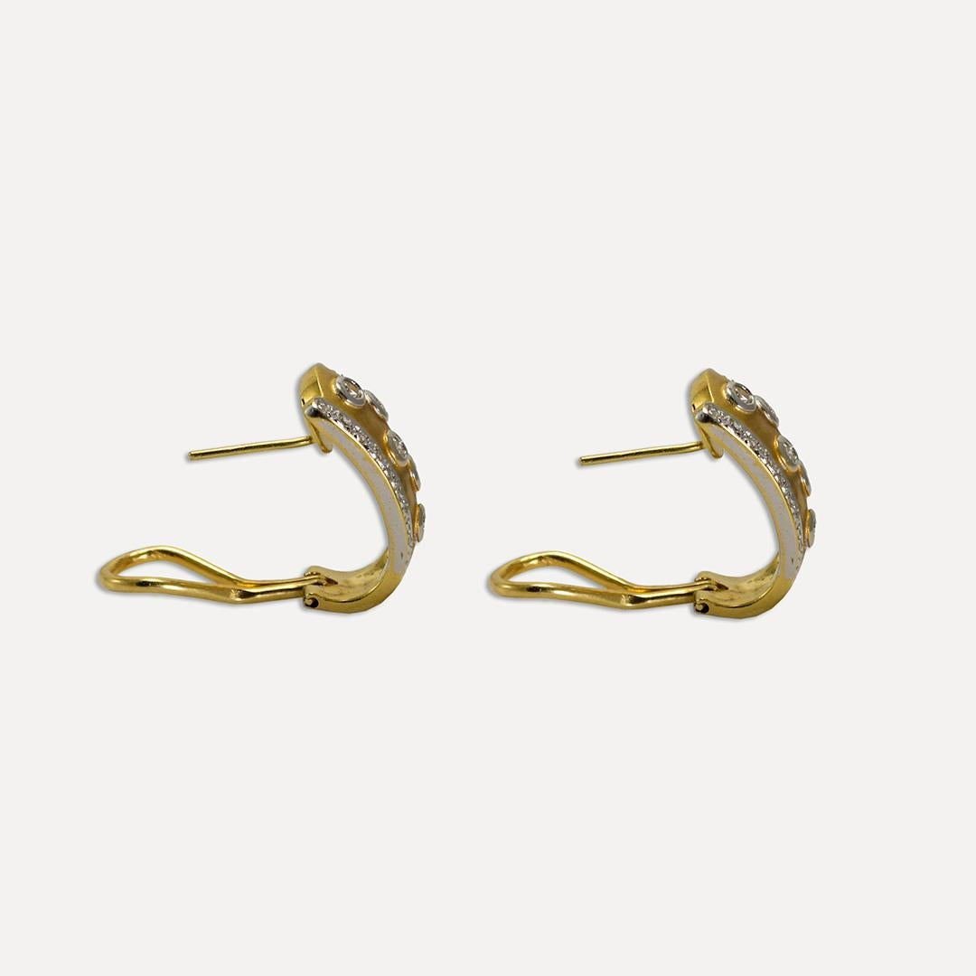 Round Cut 18K Yellow Gold Diamond Earrings 0.50ct For Sale