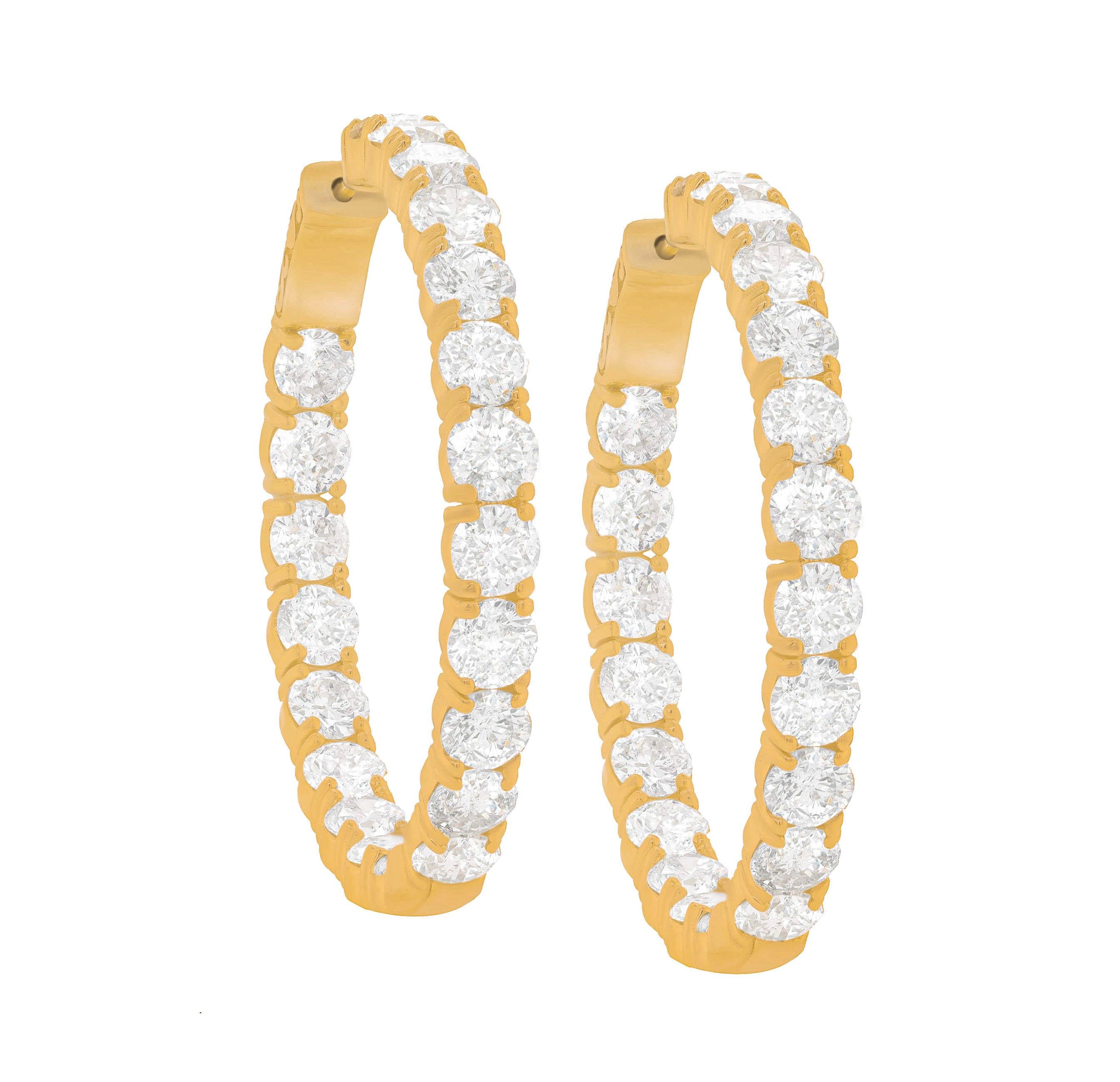 18K Yellow Gold Diamond Earrings featuring 12.80 Carat T.W. of Natural  and White Diamonds

Underline your look with this sharp 18K White and DIAMOND Earrings. High quality Diamonds. This Earrings will underline your exquisite look for any