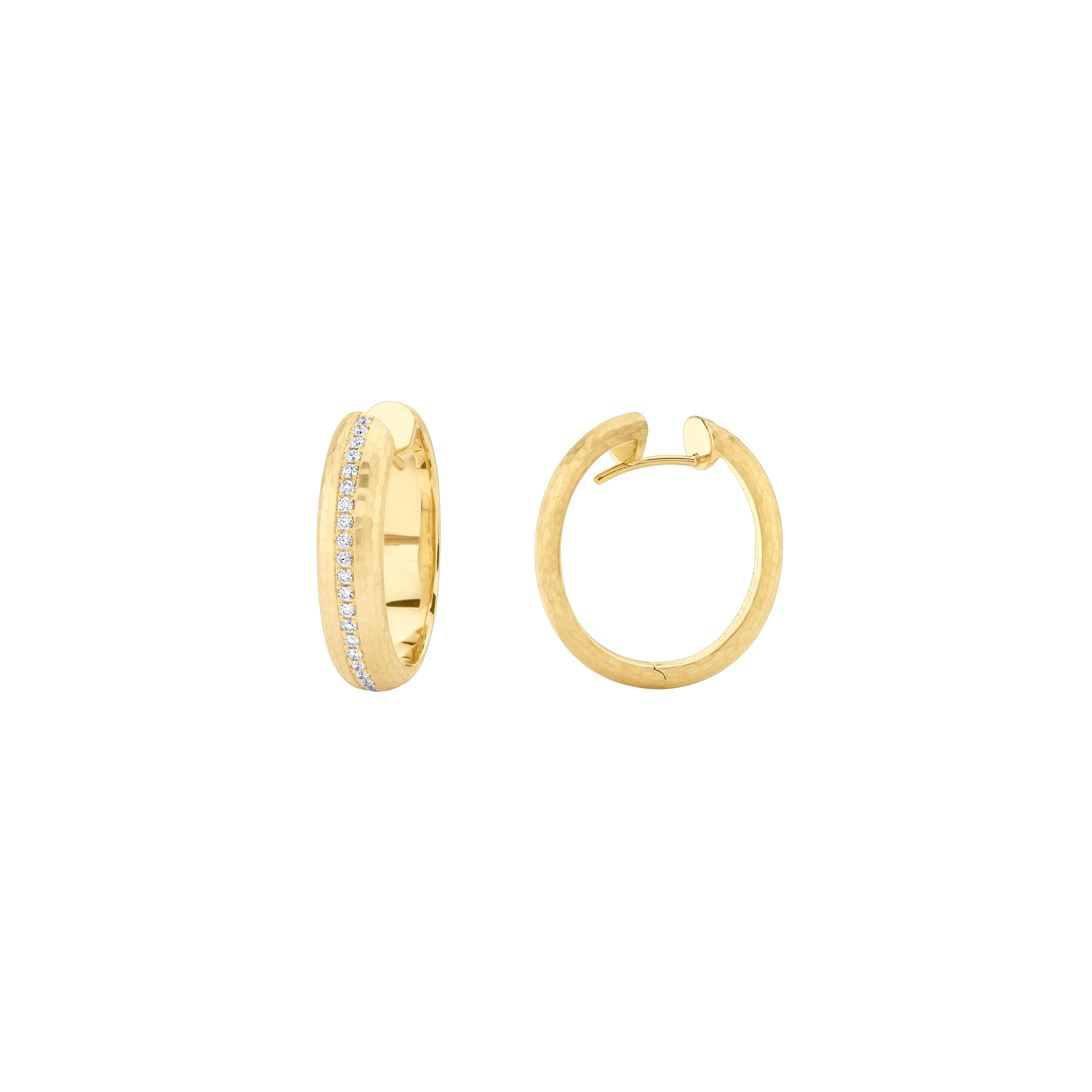 Style #: XH20H.
SYLVIA KONTENTE  18K Yellow gold diamond hoop earrings with hammered finish.
Precision-cut, round brilliant diamonds.
Diamond total weight: 0.38ct tw.
Diamond color/clarity: DEF/VVS VS.
Hammered finish.
High-end construction.
Size: