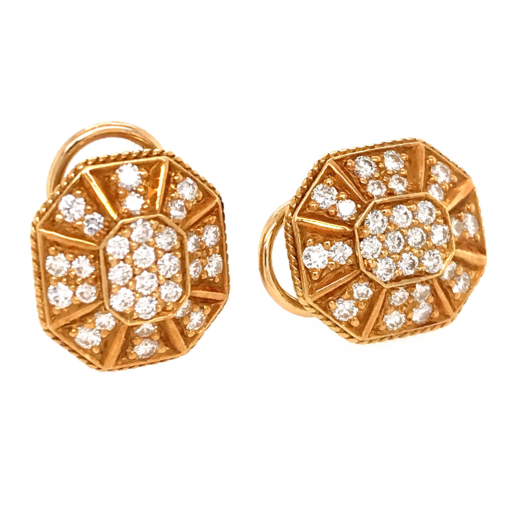 Round Cut 18 Karat Yellow Gold Diamond Earrings