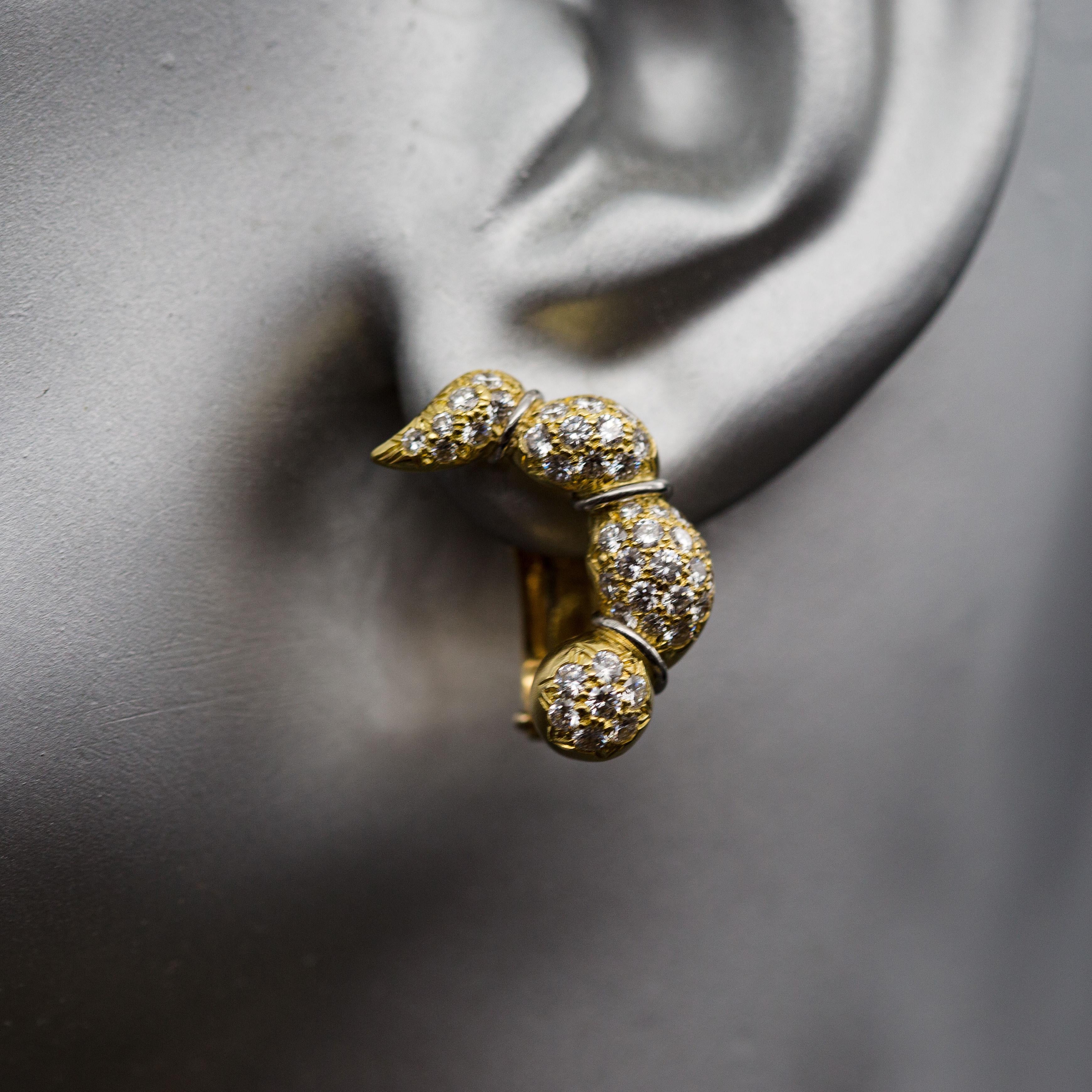 18k Yellow Gold Diamond Earrings In Good Condition For Sale In Bernardsville, NJ