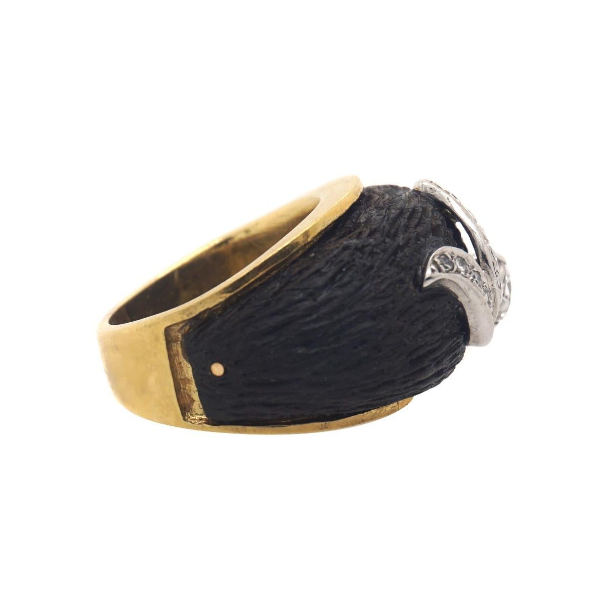 18 Karat Yellow Gold Diamond Ebony Estate Ring In Excellent Condition For Sale In New York, NY