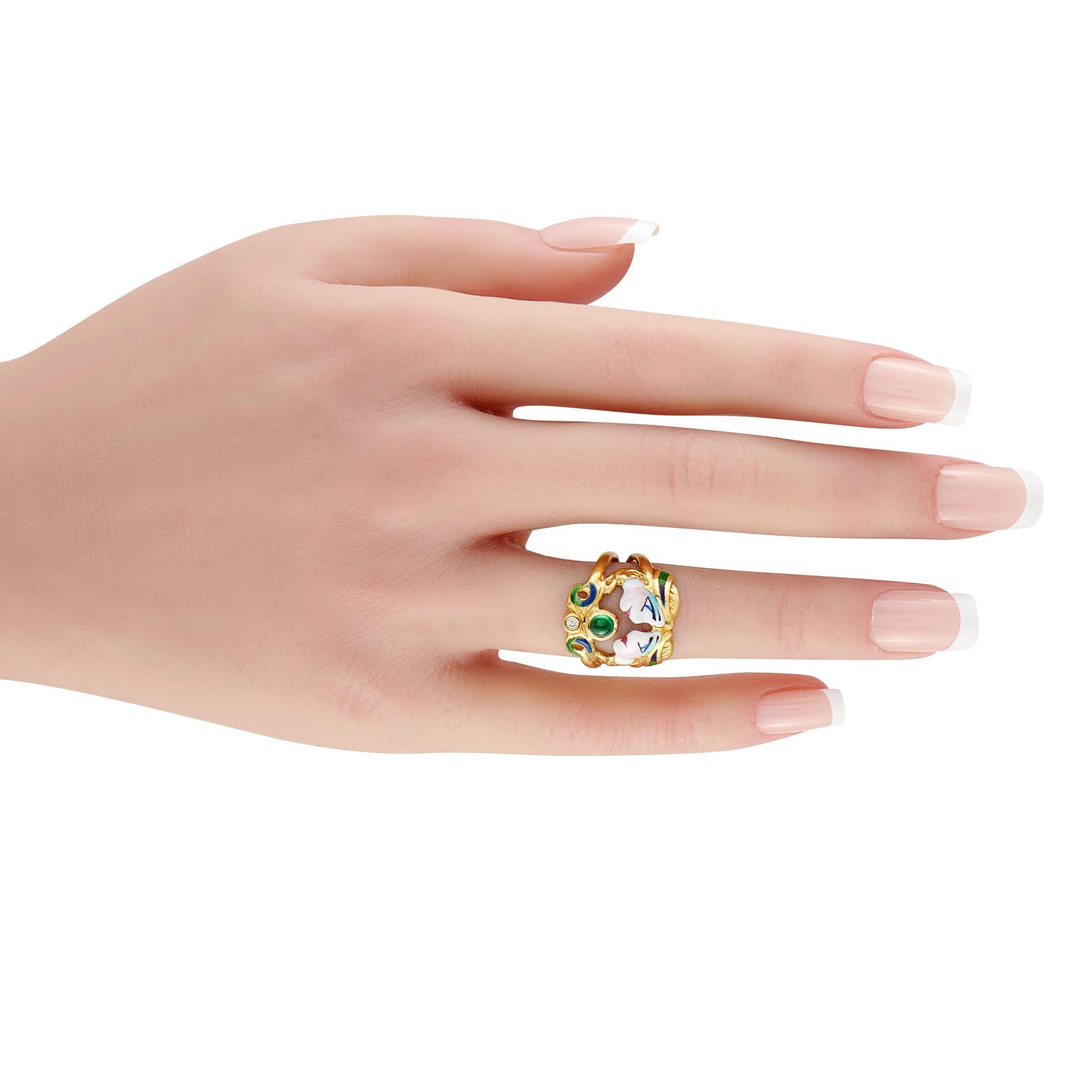 Taille ronde Bague en or jaune 18K avec diamant, émeraude et émail MF09-072325 en vente