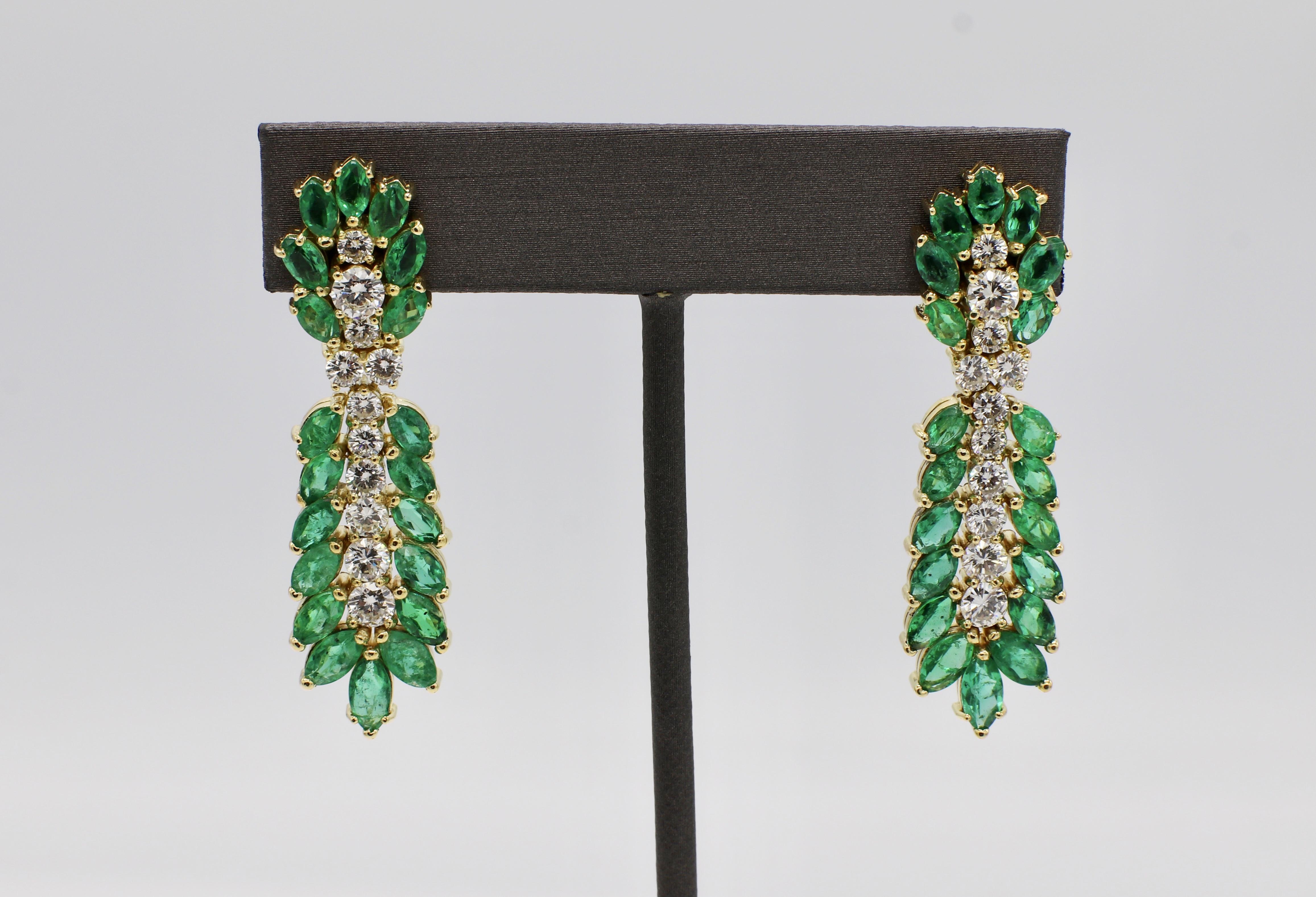 18K Yellow Gold Diamond & Emerald Dangle Drop Earrings 
Metal: 18k yellow gold
Weight: 24.18 grams
Diamonds: Approx. 3.25 CTW F-G VS
Length: 48 MM
Width: 13.5 MM

