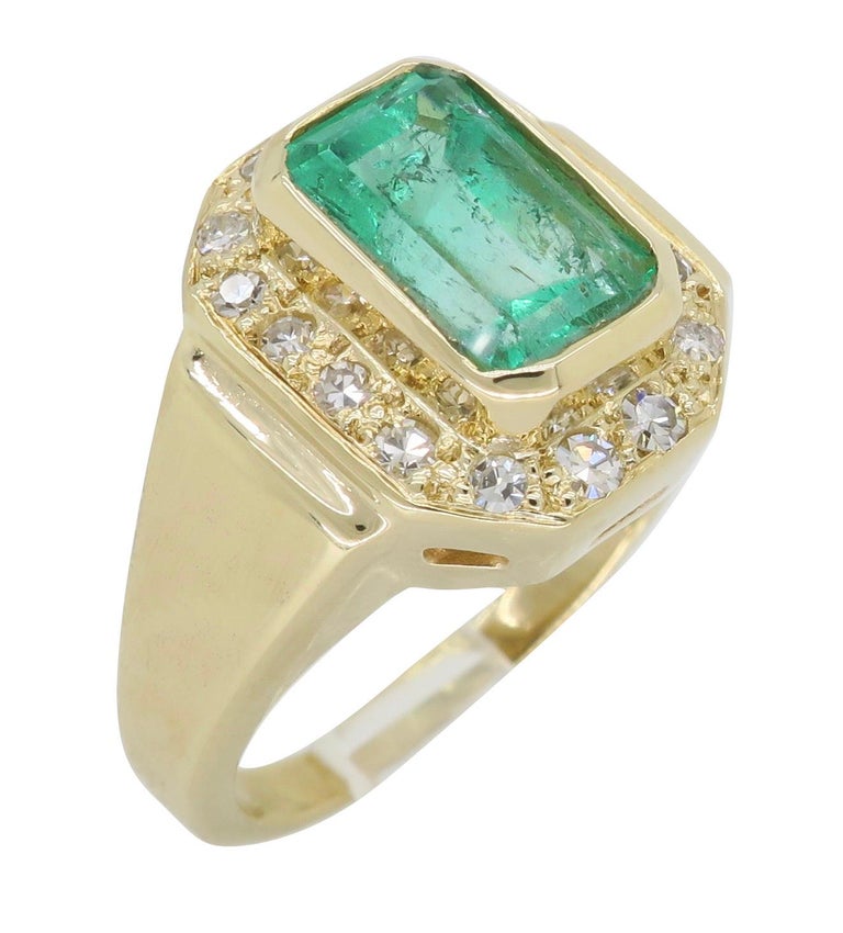 18 Karat Yellow Gold Diamond and Emerald Ring For Sale at 1stDibs
