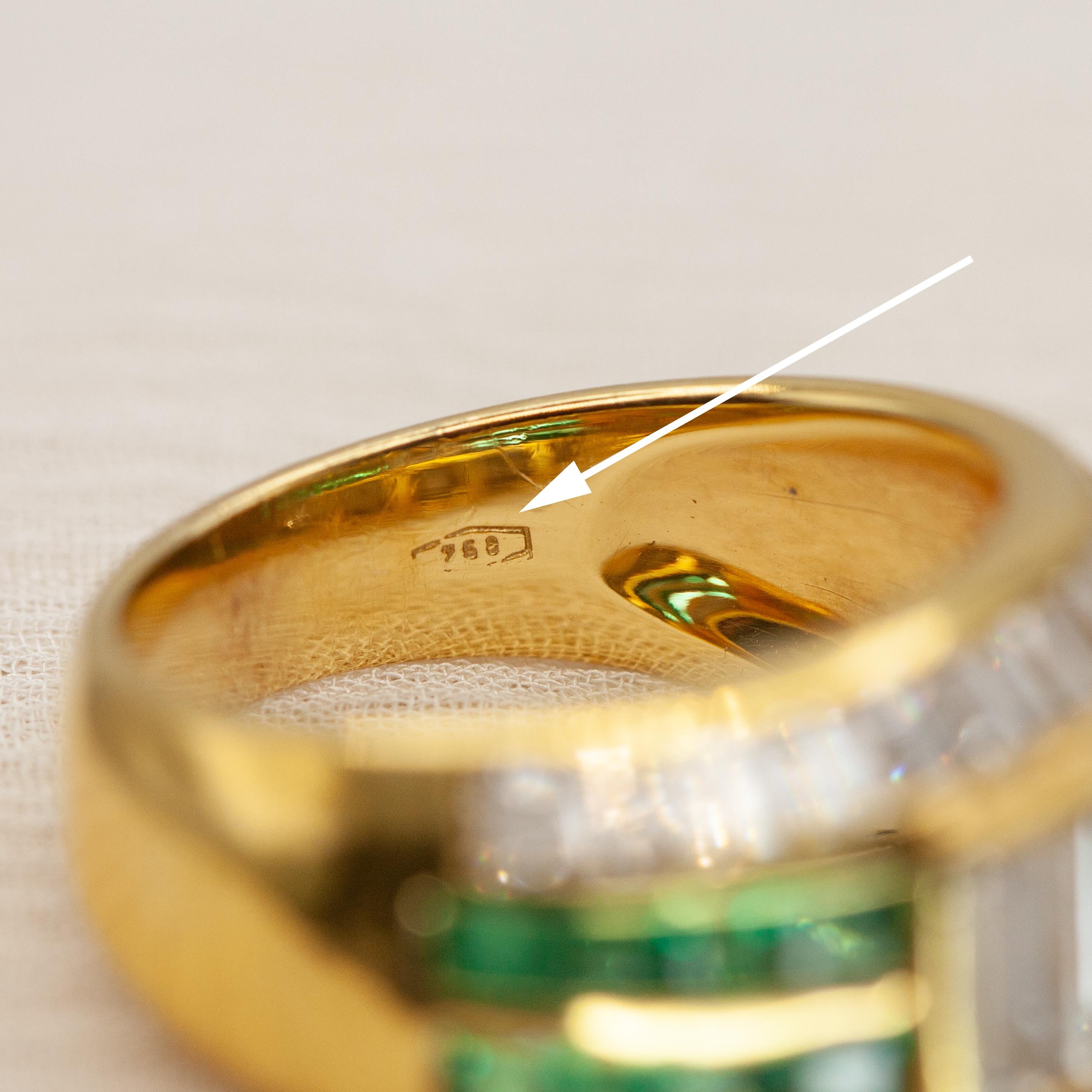 18K Gelbgold Diamant Smaragd Ring im Angebot 1