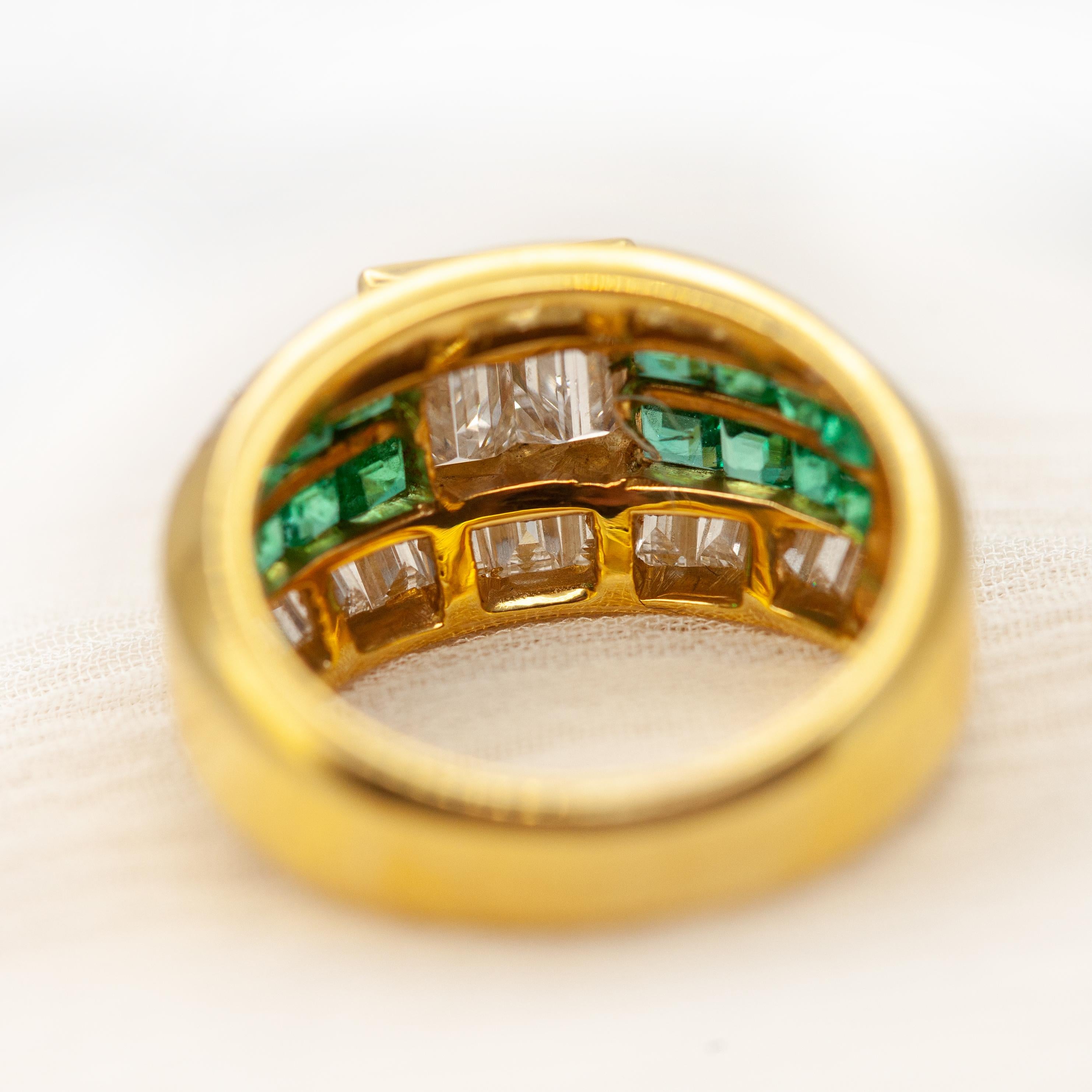 18K Gelbgold Diamant Smaragd Ring im Angebot 2