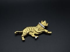 18K Yellow Gold Diamond Emerald Tiger Brooch
