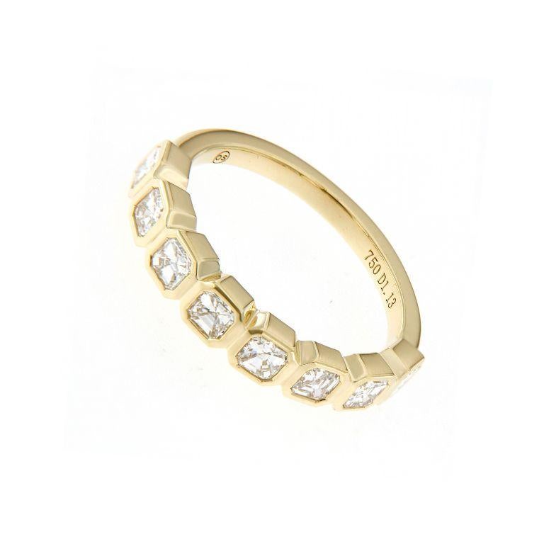18K Yellow Gold Diamond Fancy Wedding Band - Square Emerald (Bezel) East-West im Zustand „Neu“ im Angebot in Hong Kong, HK