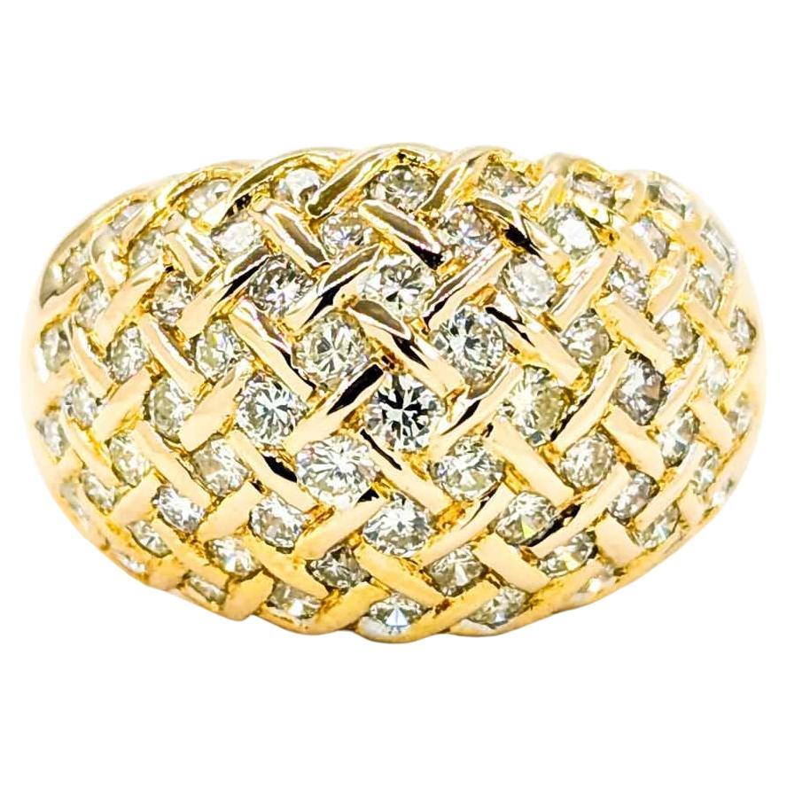 Anello moda con diamante in oro giallo 18 carati in vendita