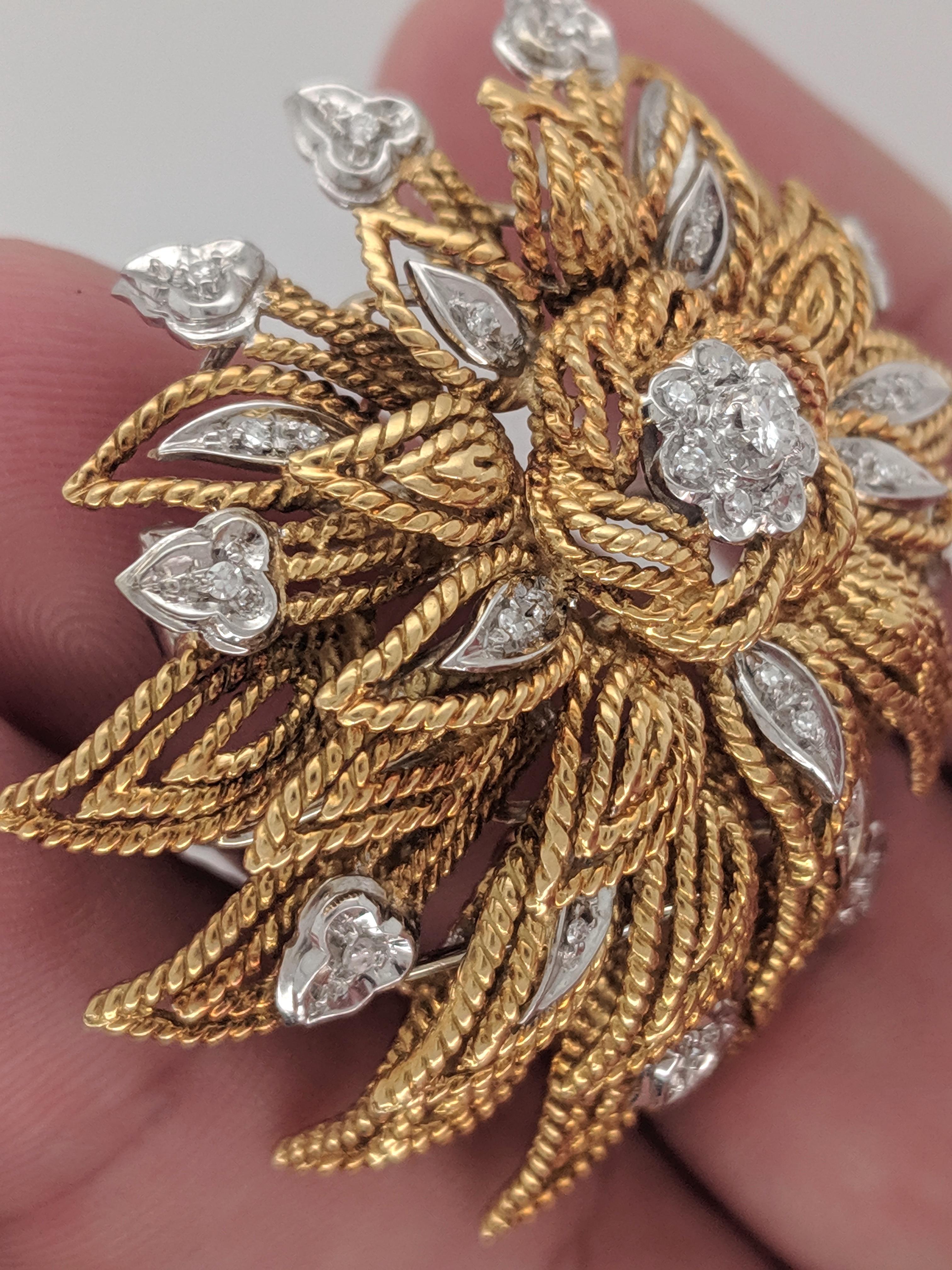 Women's 18 Karat Yellow Gold Diamond Flower Brooch