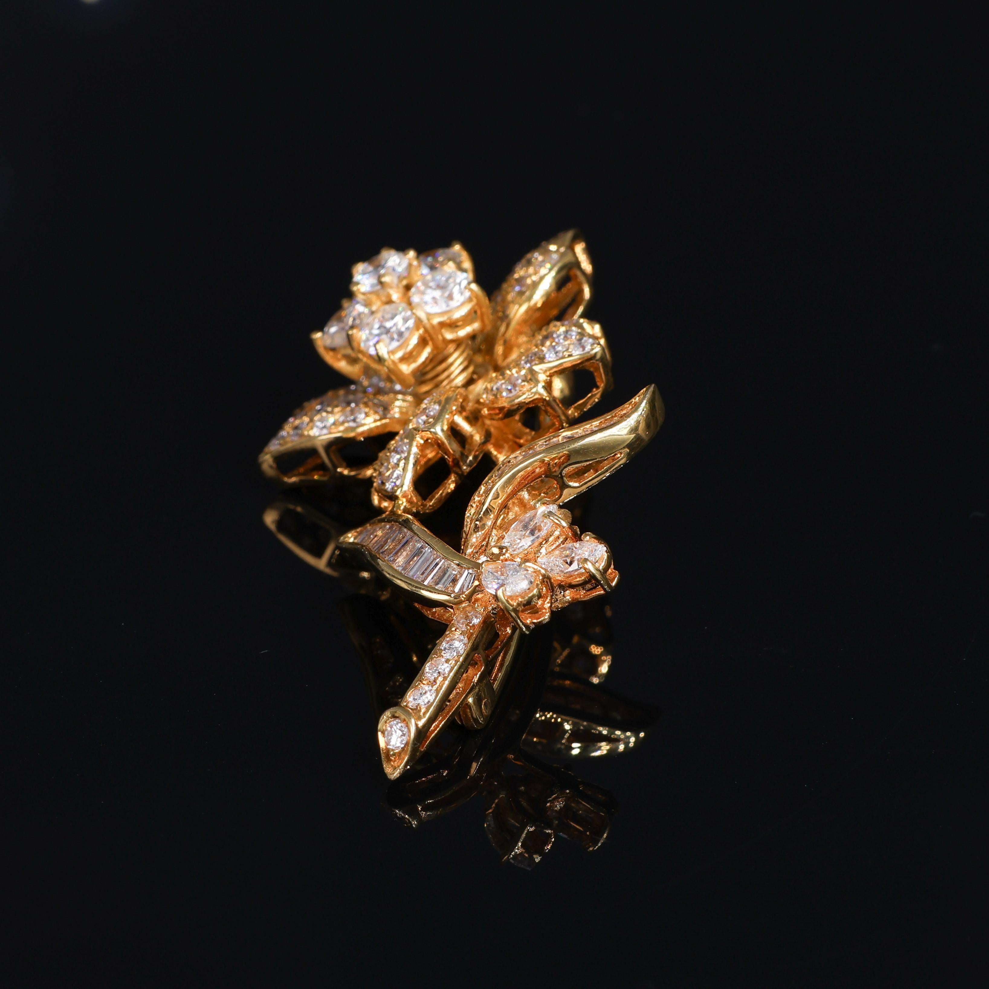18k Yellow Gold Diamond Flower Brooch In New Condition For Sale In Bergamo, BG