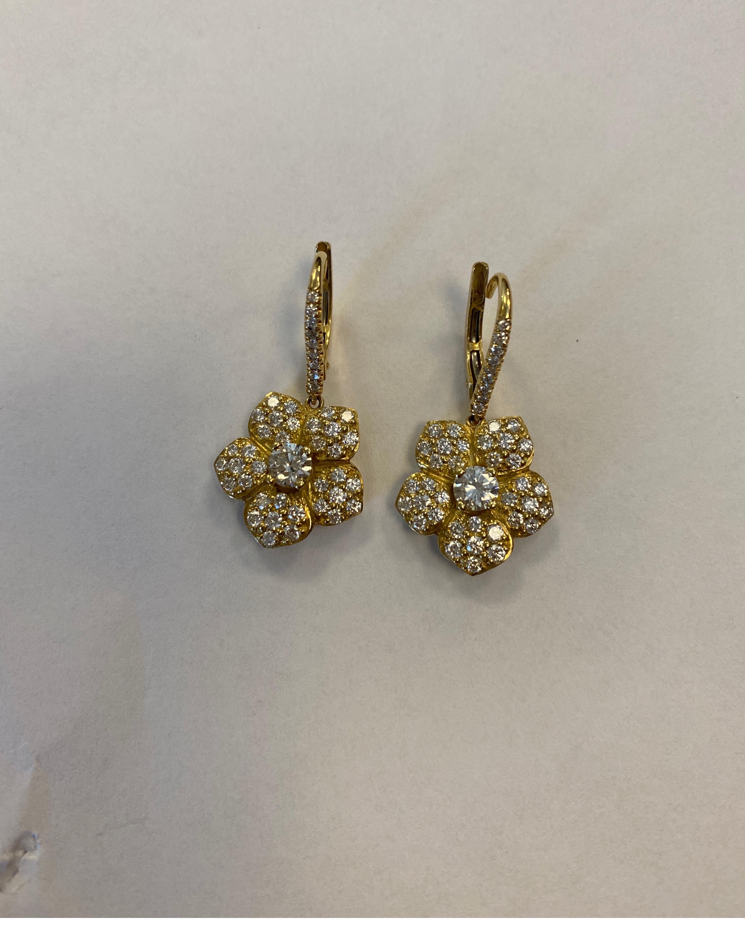 Contemporary 18 Karat Yellow Gold Diamond Flower Drop Earrings