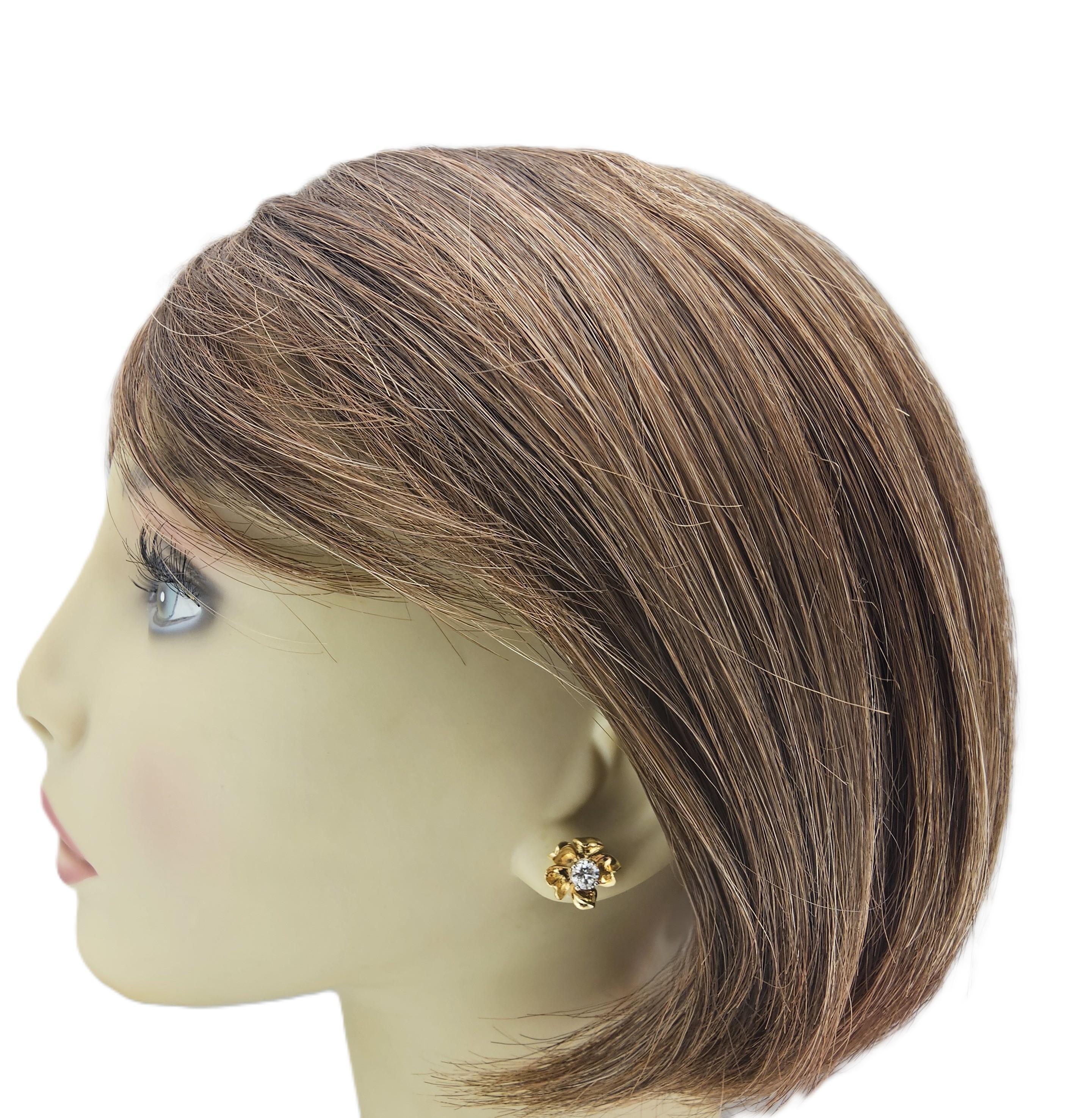 Boucles d'oreilles fleur en or jaune 18K avec diamants #23968 Pour femmes en vente