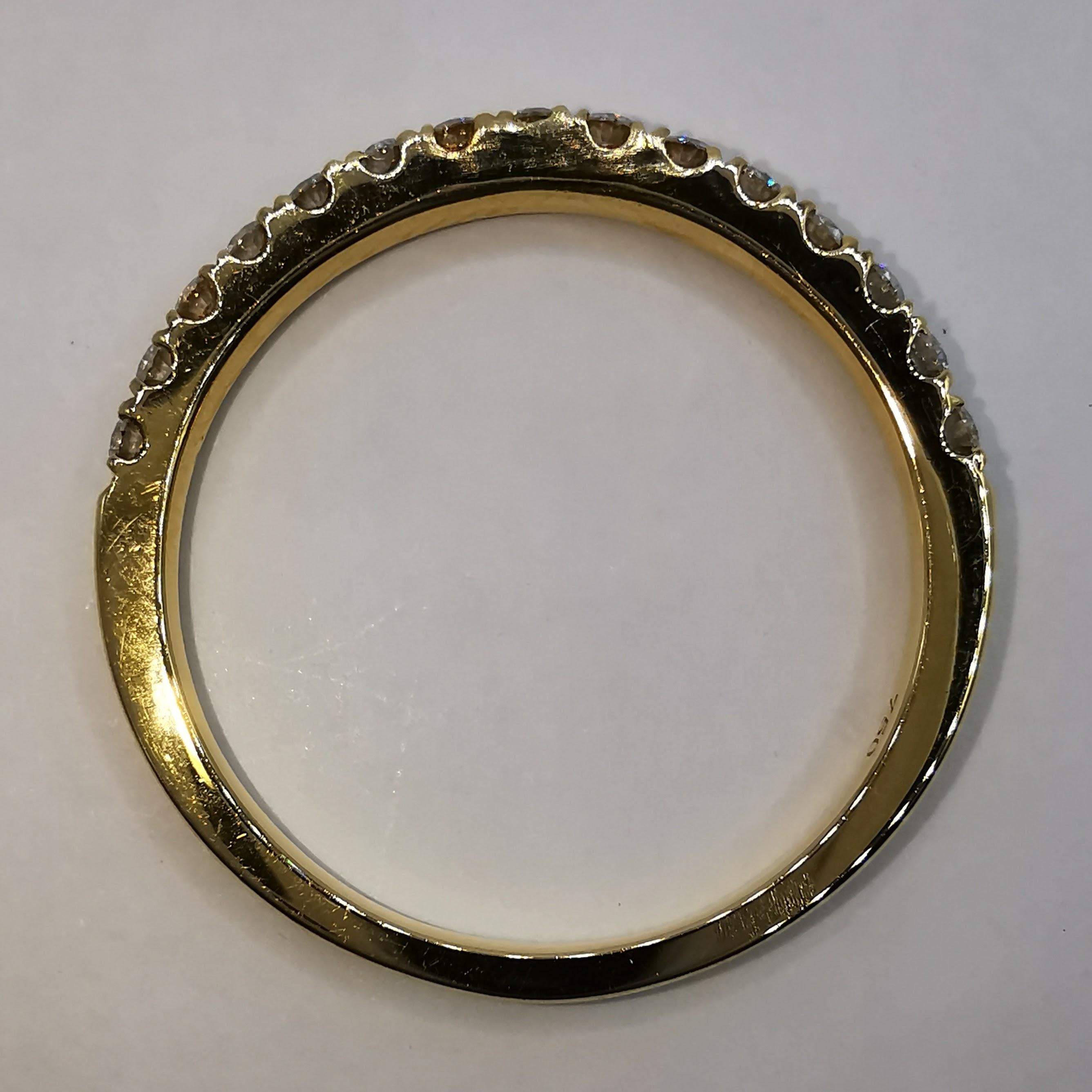 Im Angebot: 18 Karat Gelbgold Diamant Halb-Eternity-Ring, Ehering, Stapelbar () 3