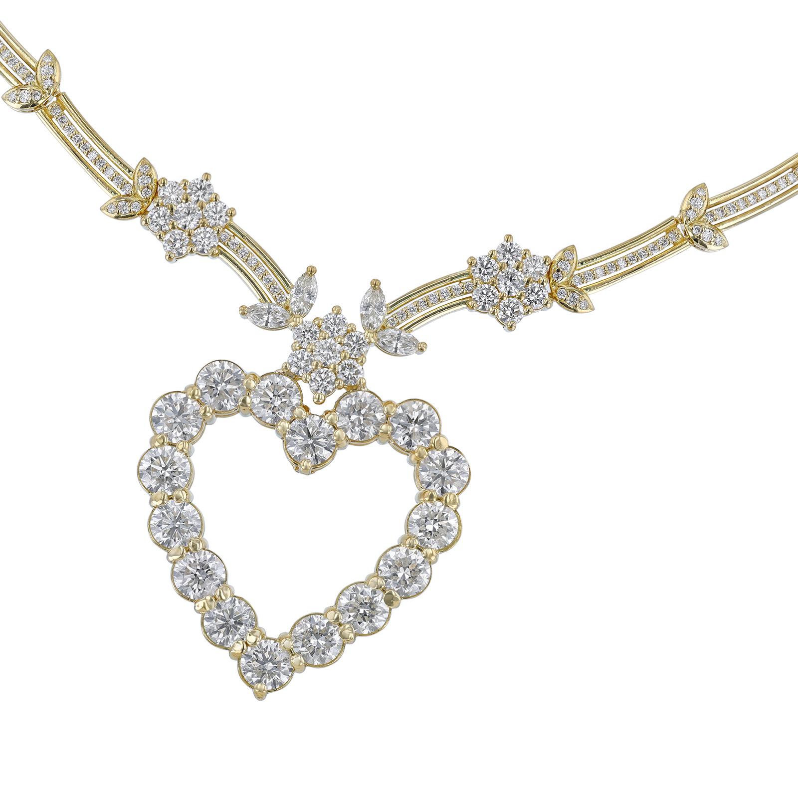 Contemporary 18K Yellow Gold Diamond Heart Collar Necklace For Sale