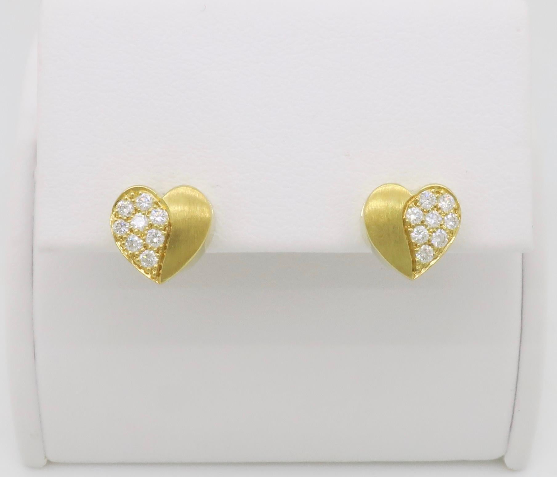 Round Cut 18k Yellow Gold Diamond Heart Stud Earrings For Sale