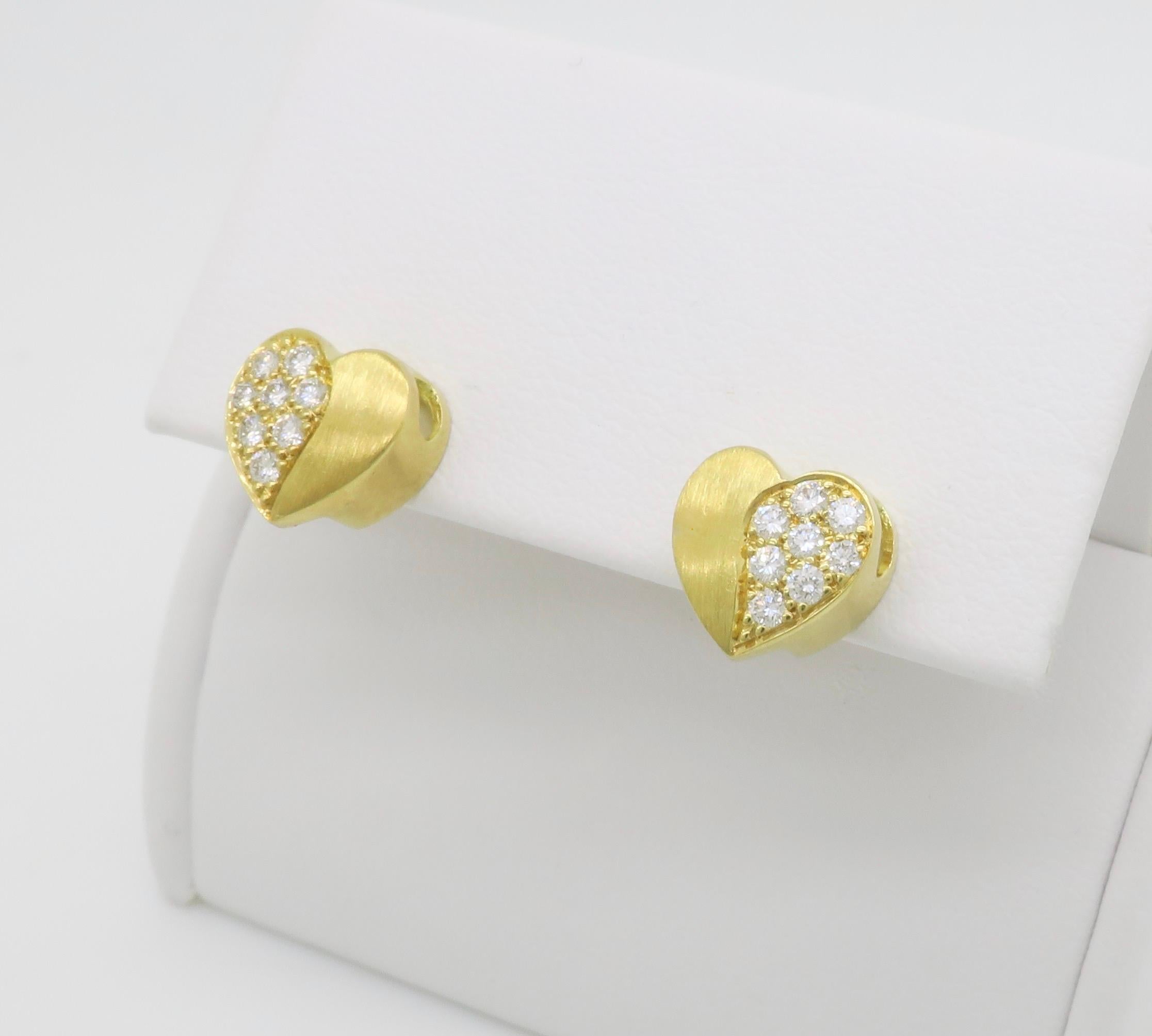 18k Yellow Gold Diamond Heart Stud Earrings In New Condition For Sale In Webster, NY