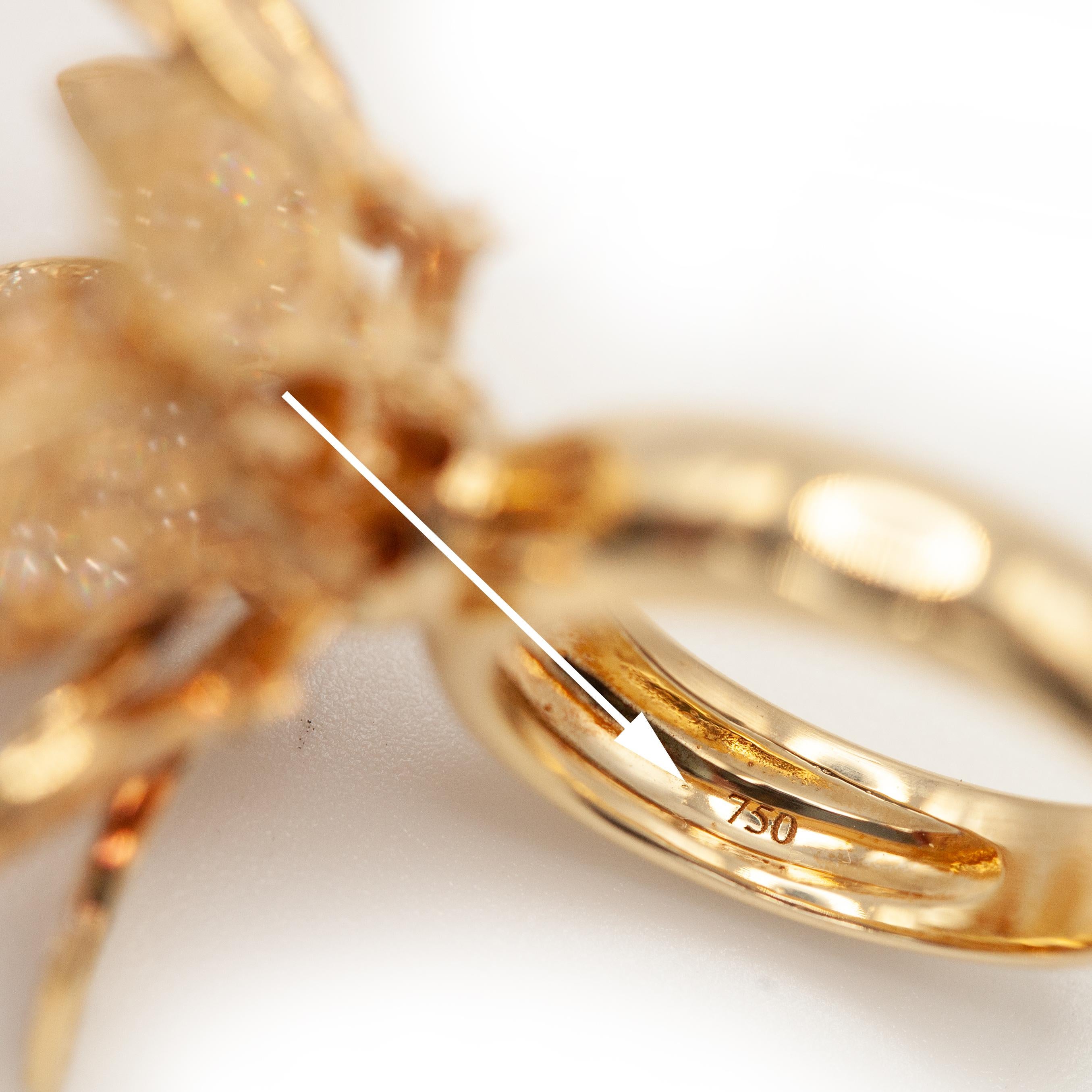 Bague en or jaune 18K avec fleur de pétale à charnière et diamant en vente 6
