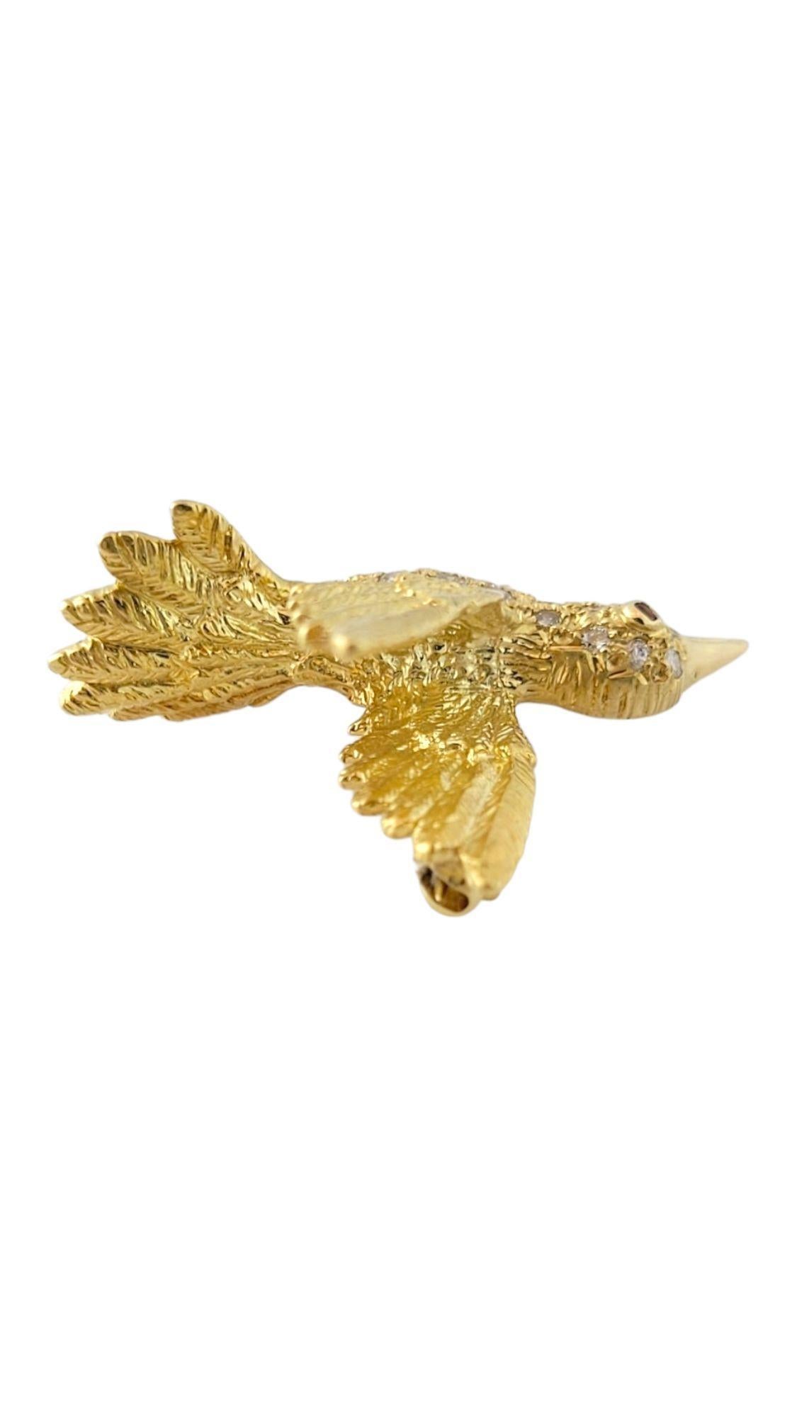 Brilliant Cut 18K Yellow Gold Diamond Hummingbird Pin #15020 For Sale